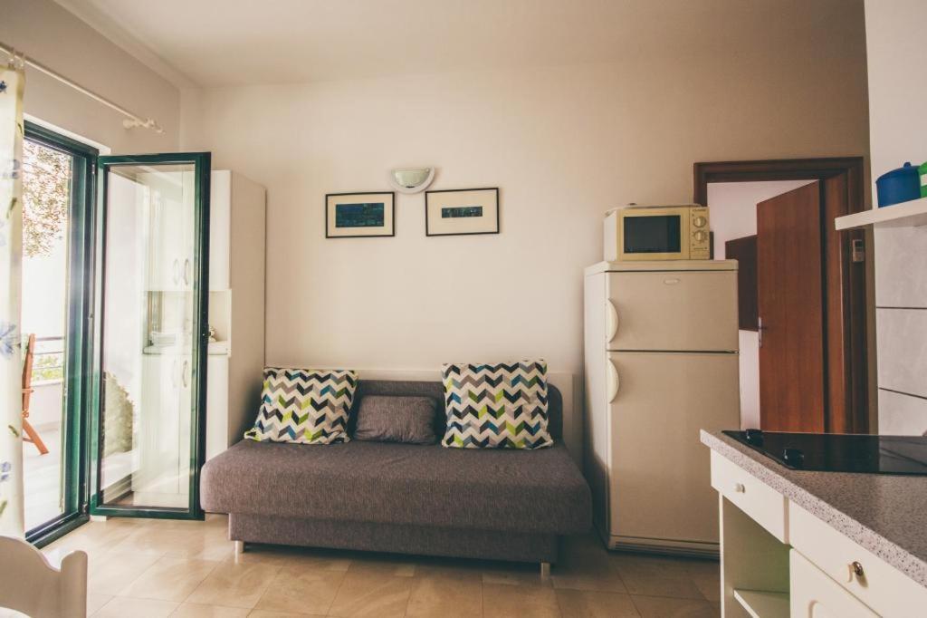 One-Bedroom Apartment with Sea View photo 1