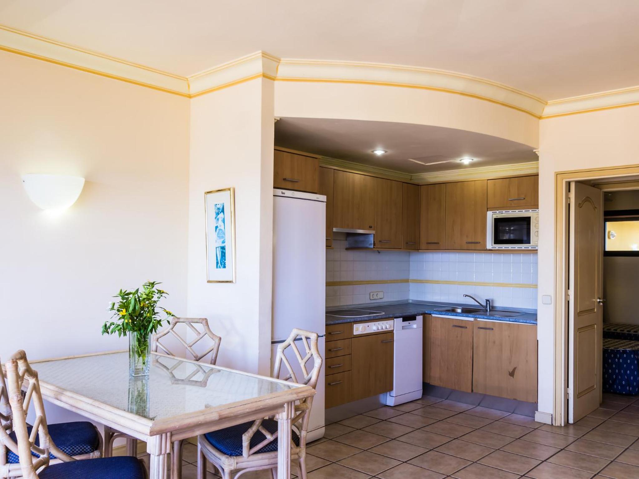 Two-Bedroom Apartment (4 Adults + 2 Children) photo 2