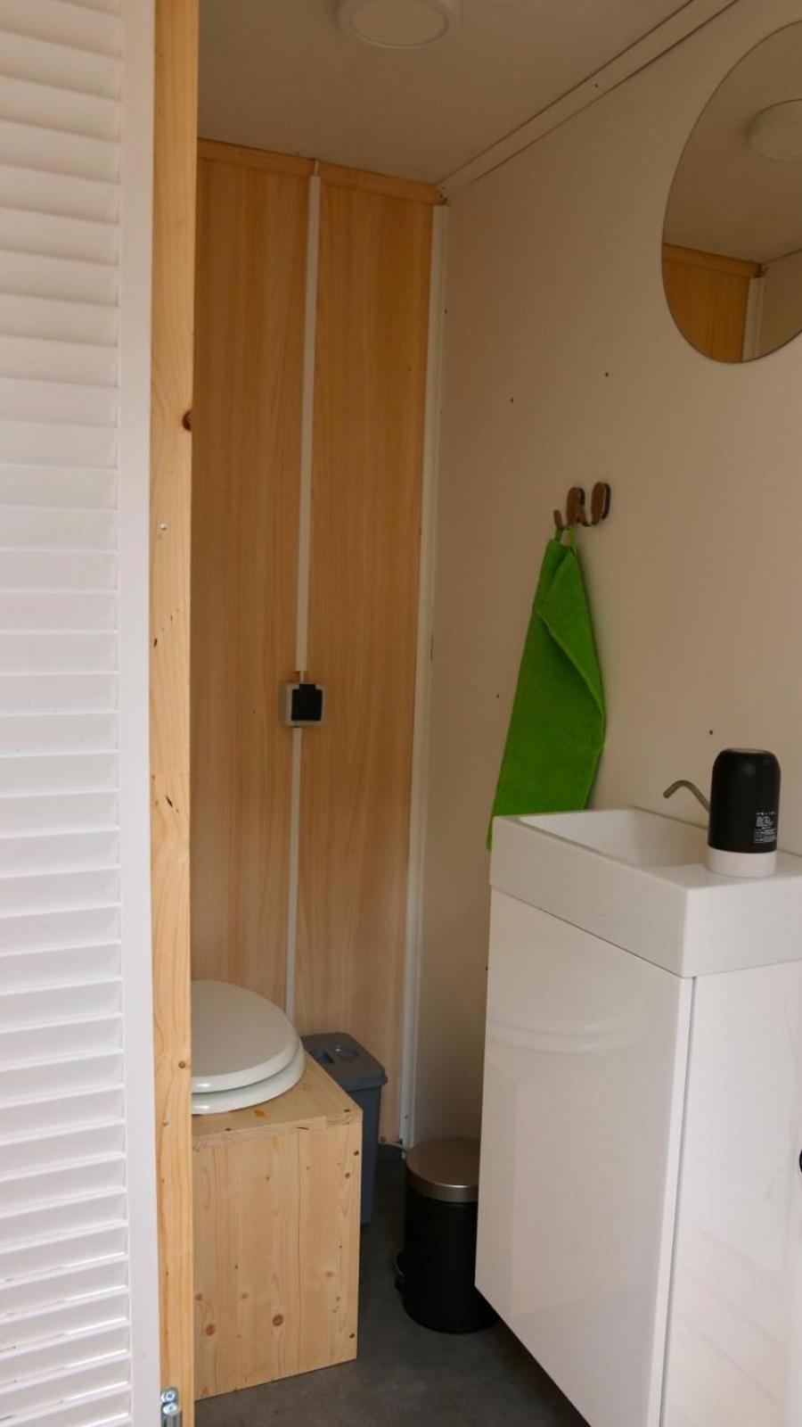 Mobile Home photo 2
