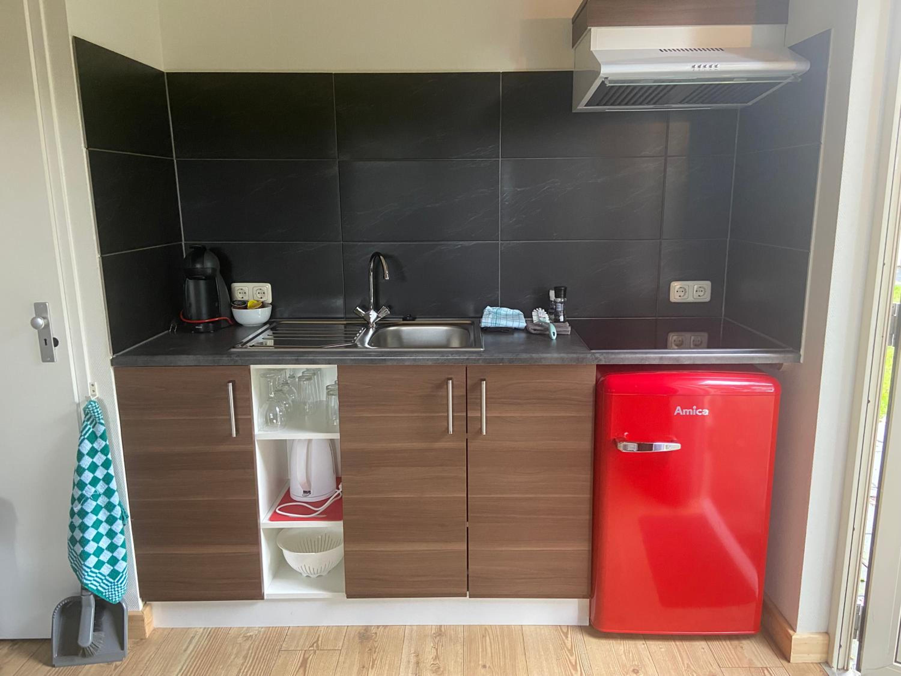 Deluxe Two-Bedroom Apartment With Garden View photo 2