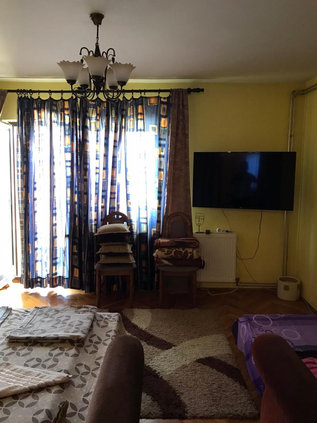 Family Room With Balcony photo 1