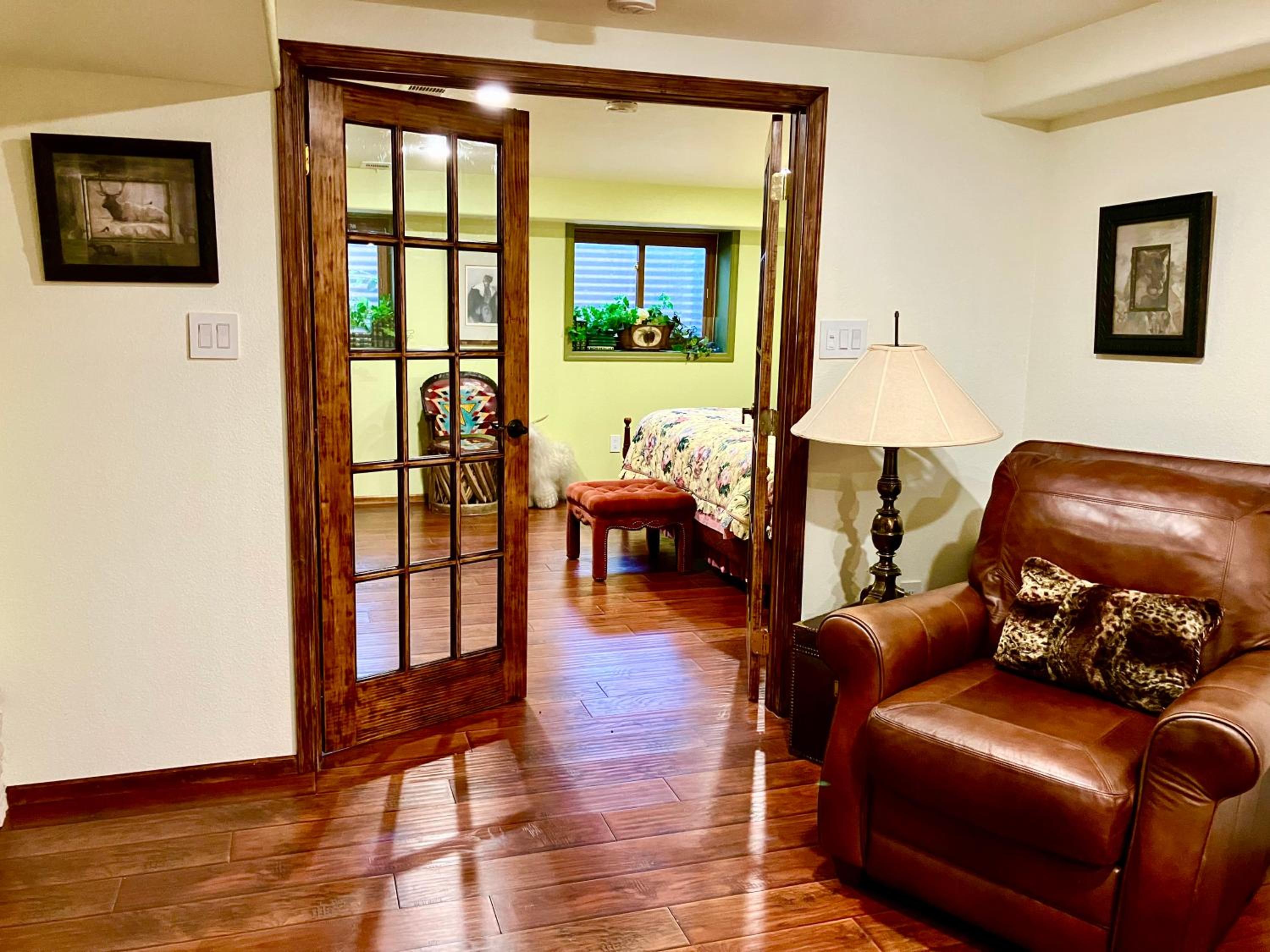 Deluxe King Suite photo 2