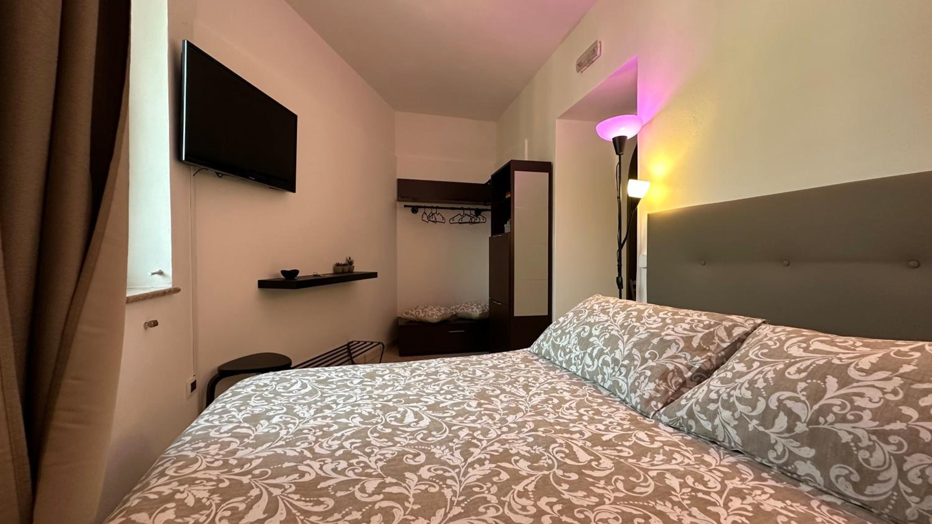 Double Room with Private Bathroom photo 1