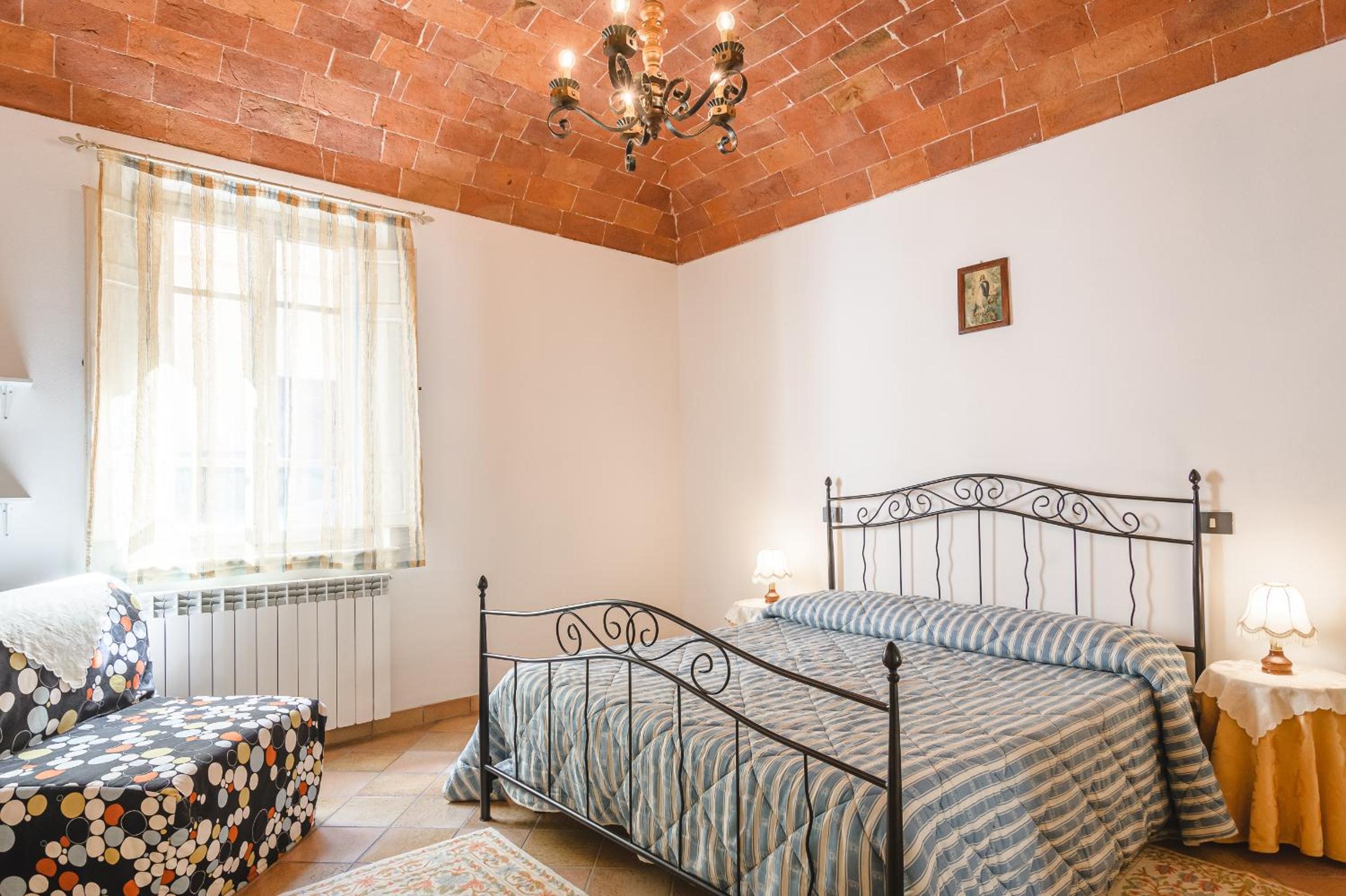 One-Bedroom Apartment with Garden photo 1