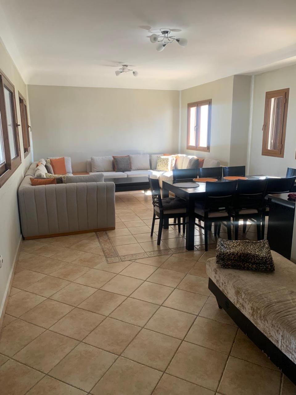 Apartment photo 1