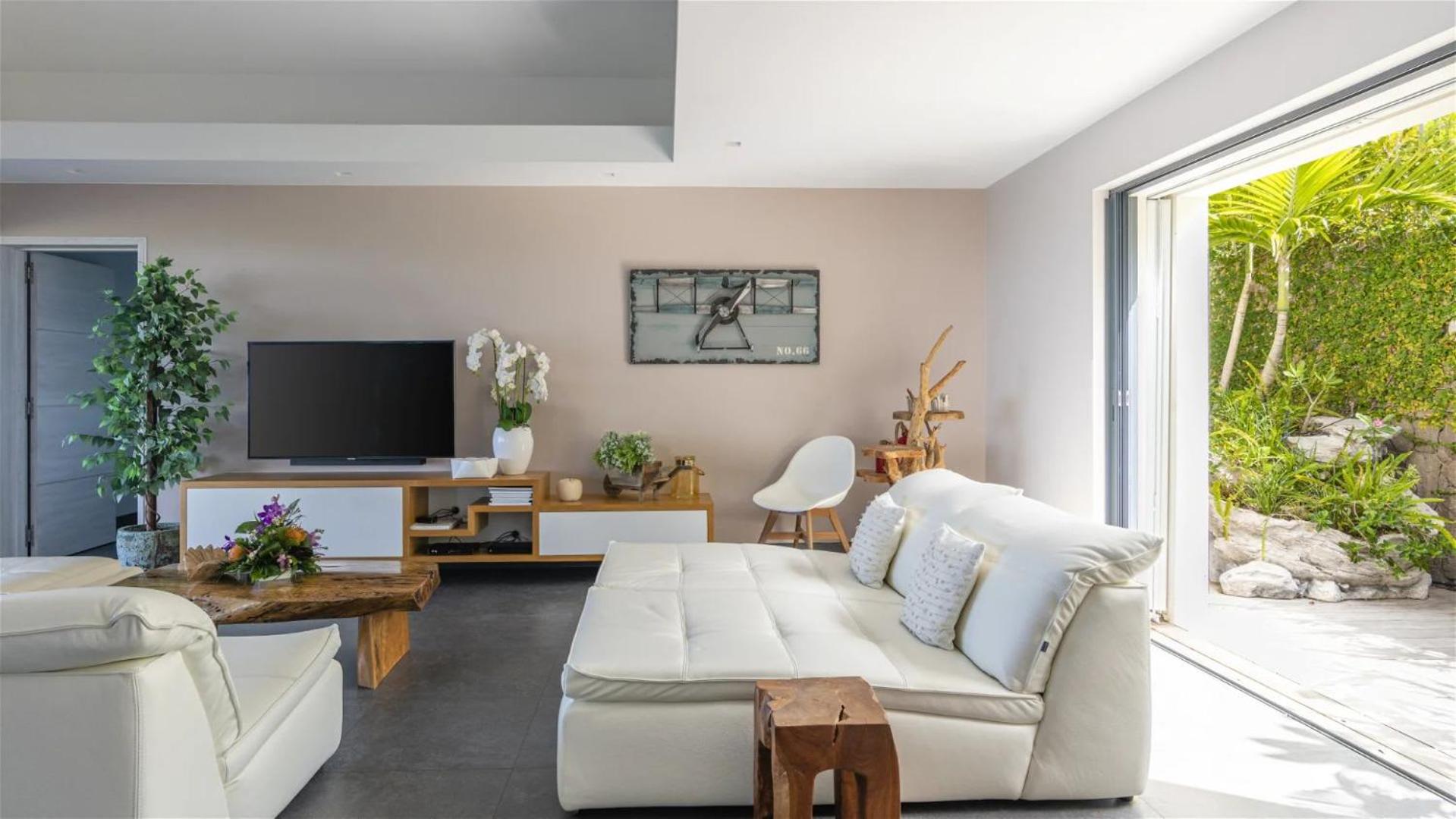 Three-Bedroom Villa photo 1
