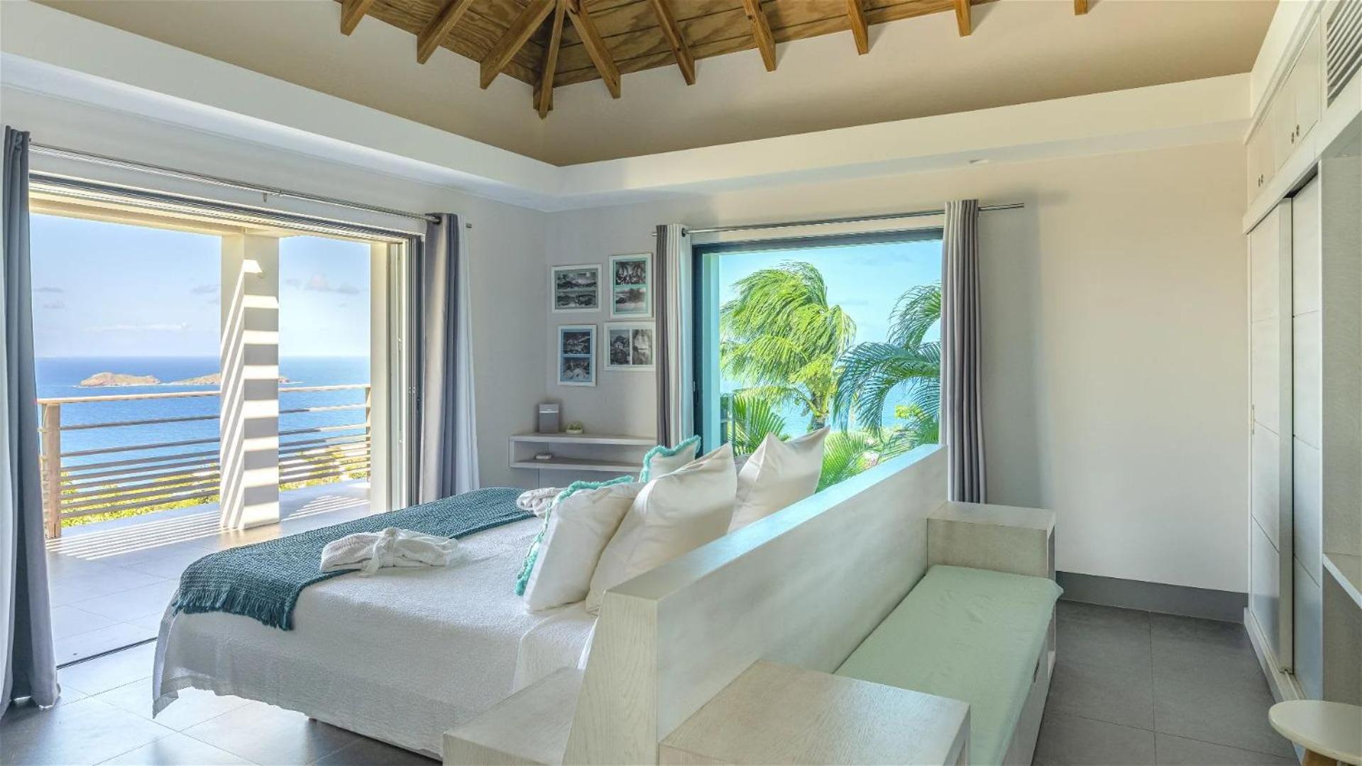 Three-Bedroom Villa photo 3