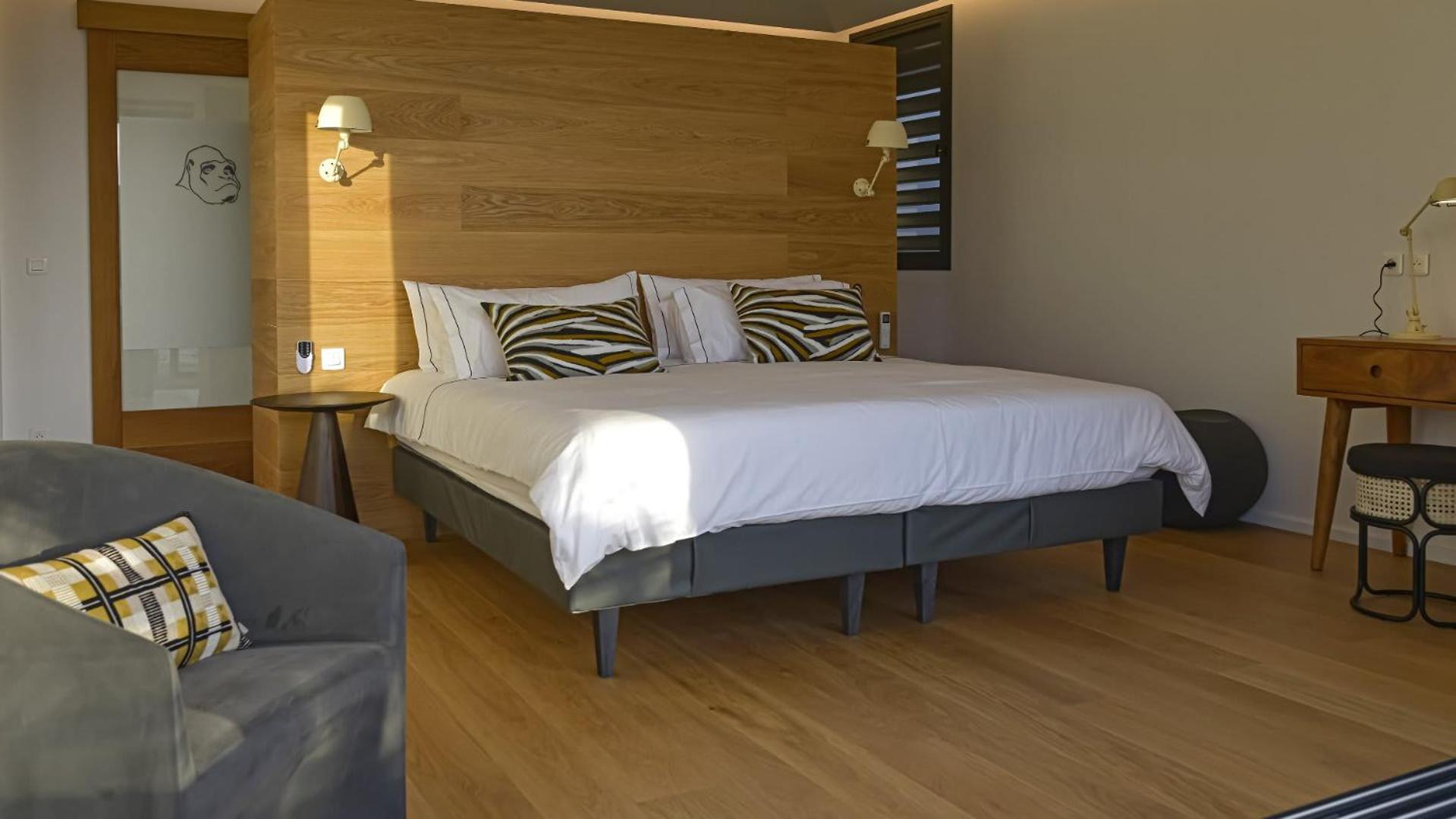 Six-Bedroom Villa  photo 2