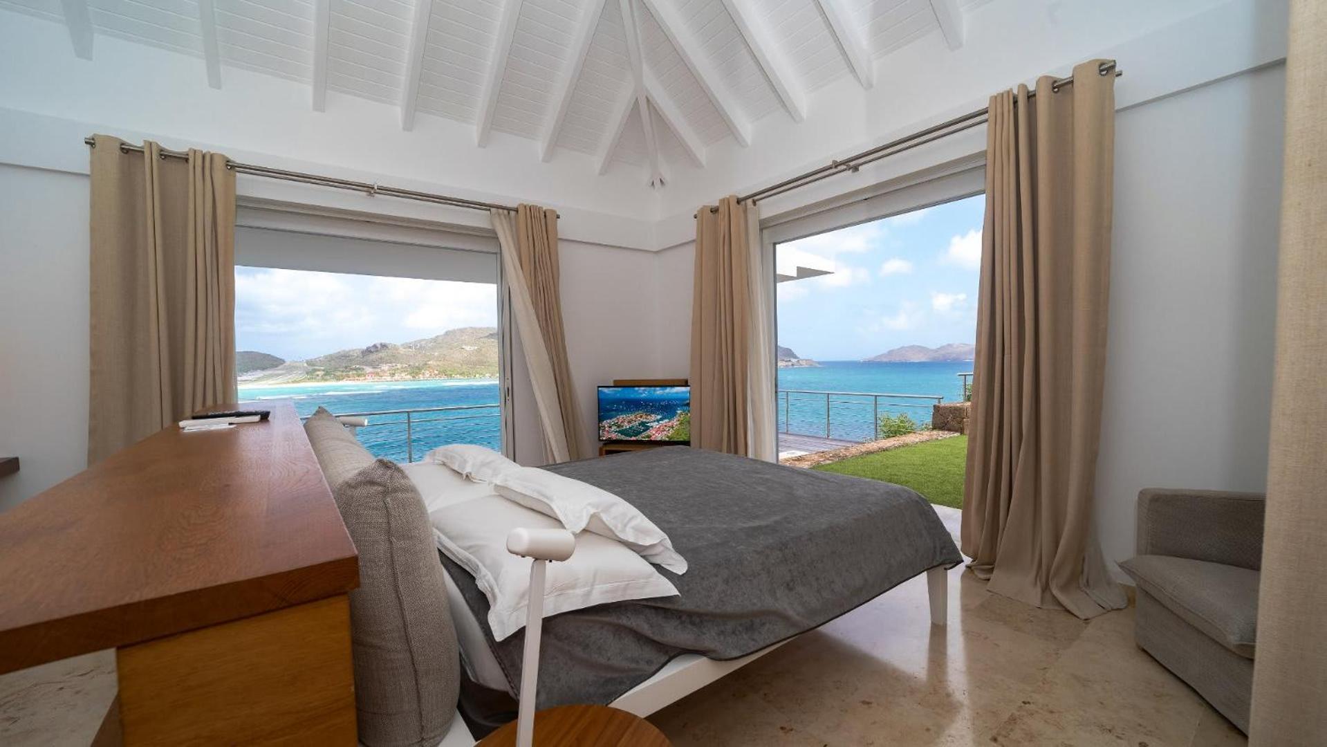 Three-Bedroom Villa photo 1