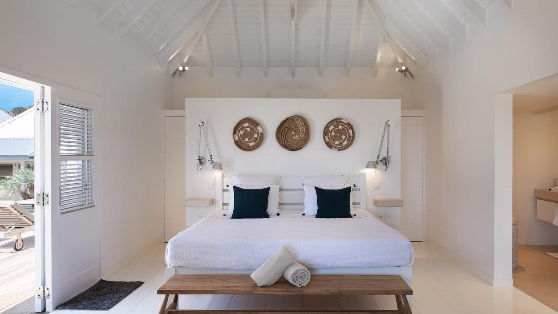 Four-Bedroom Villa photo 1