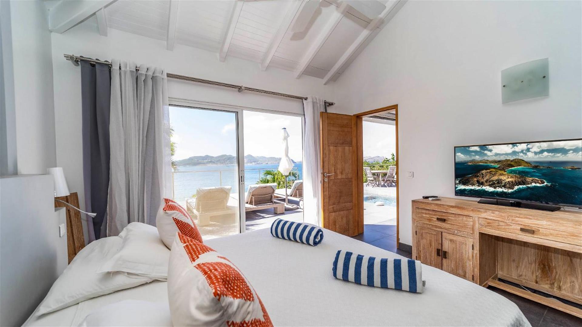 Four-Bedroom Villa photo 1