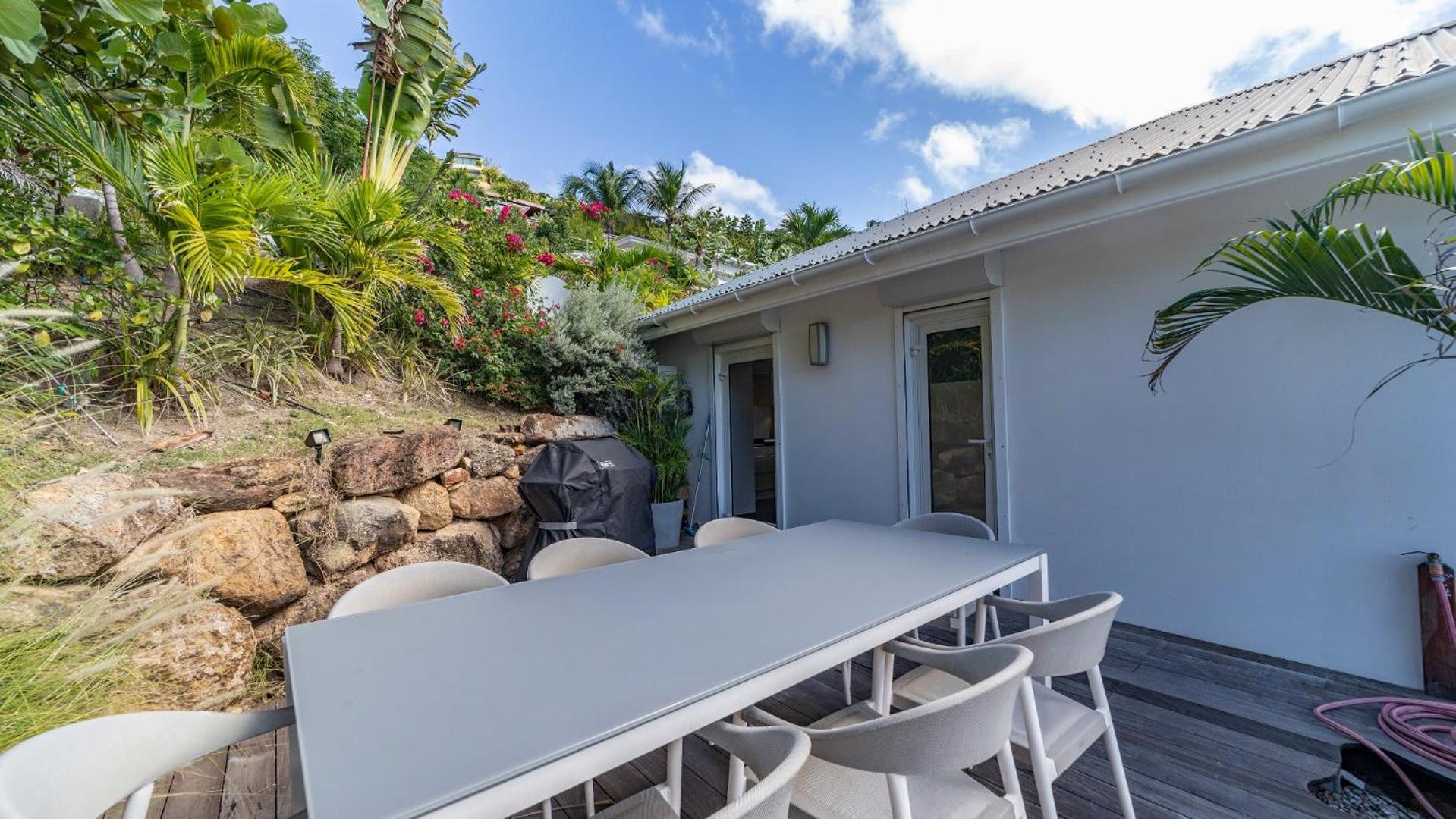 Four-Bedroom Villa photo 2