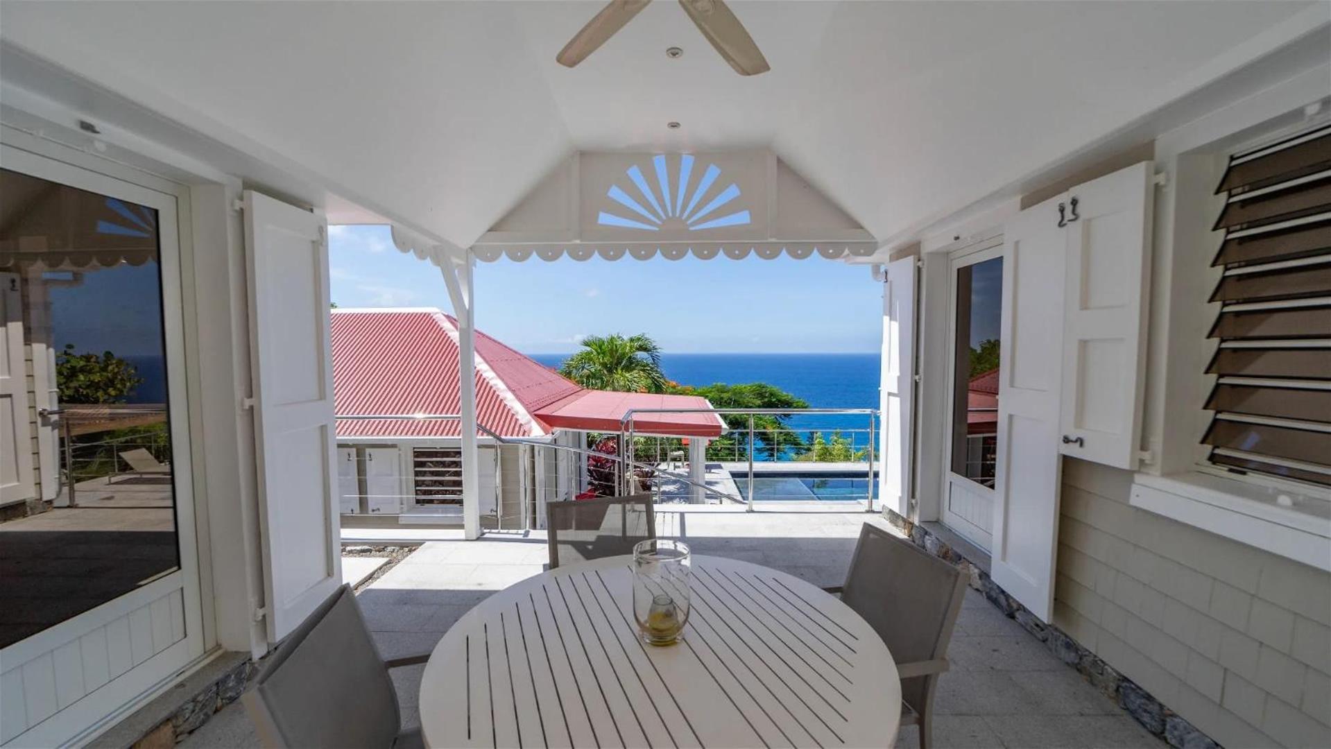 Three-Bedroom Villa photo 3