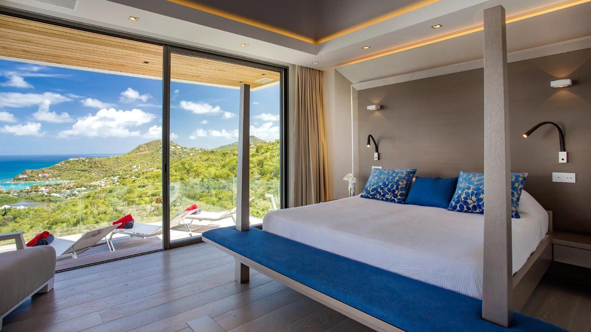 Three-Bedroom Villa photo 1