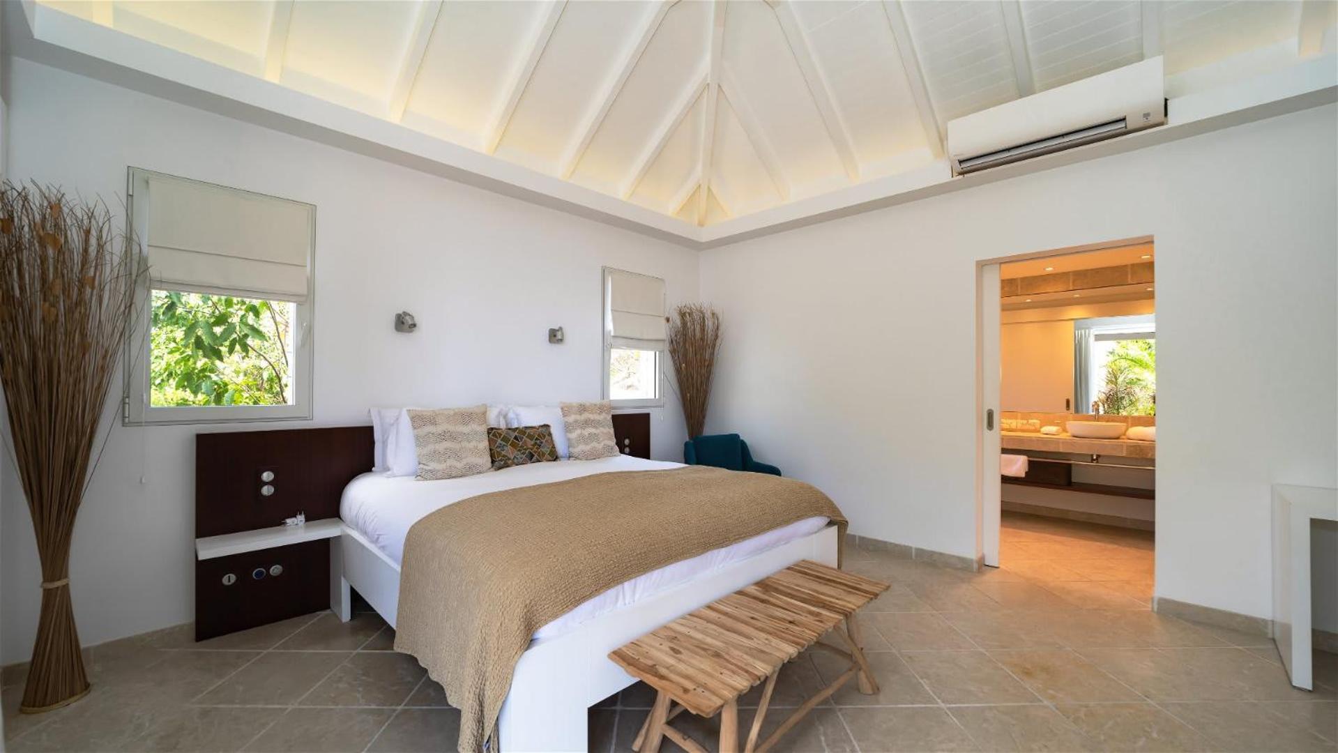Three-Bedroom Villa photo 1