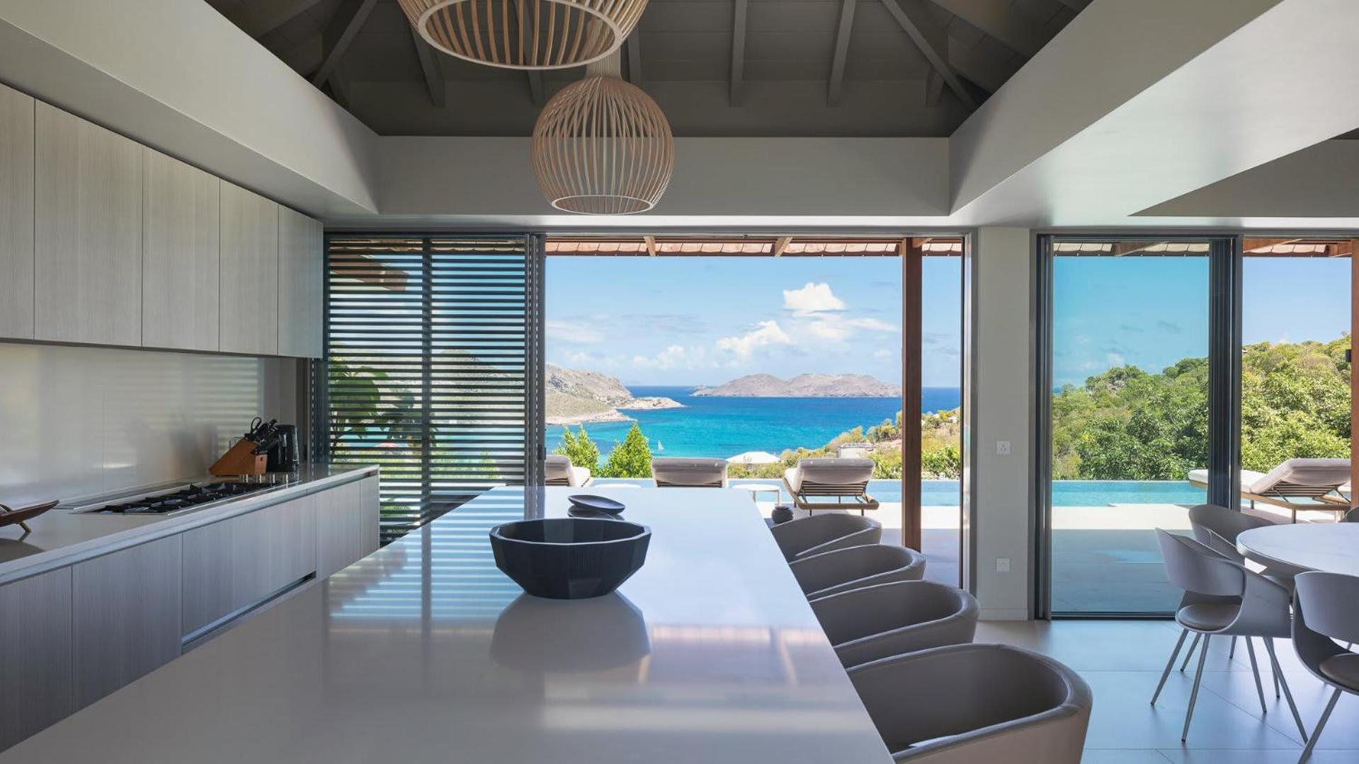 Four-Bedroom Villa photo 2