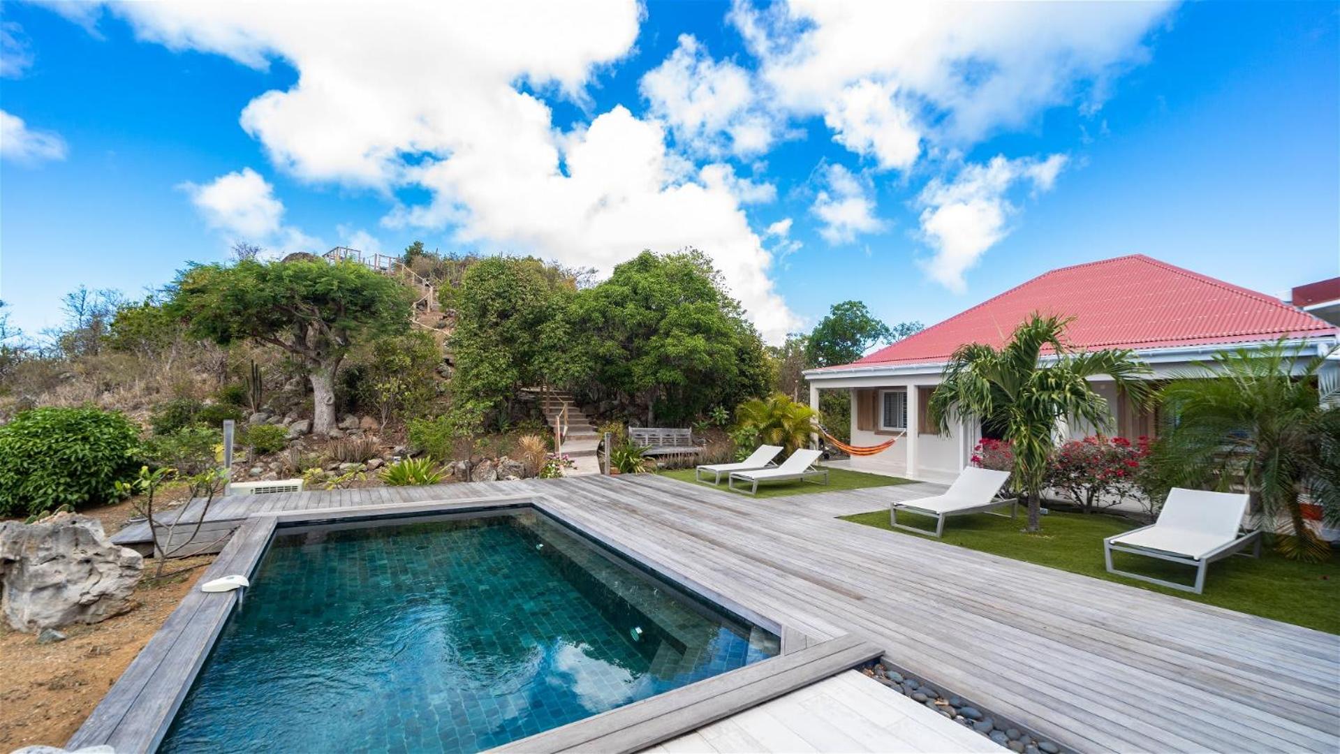 Three-Bedroom Villa photo 2
