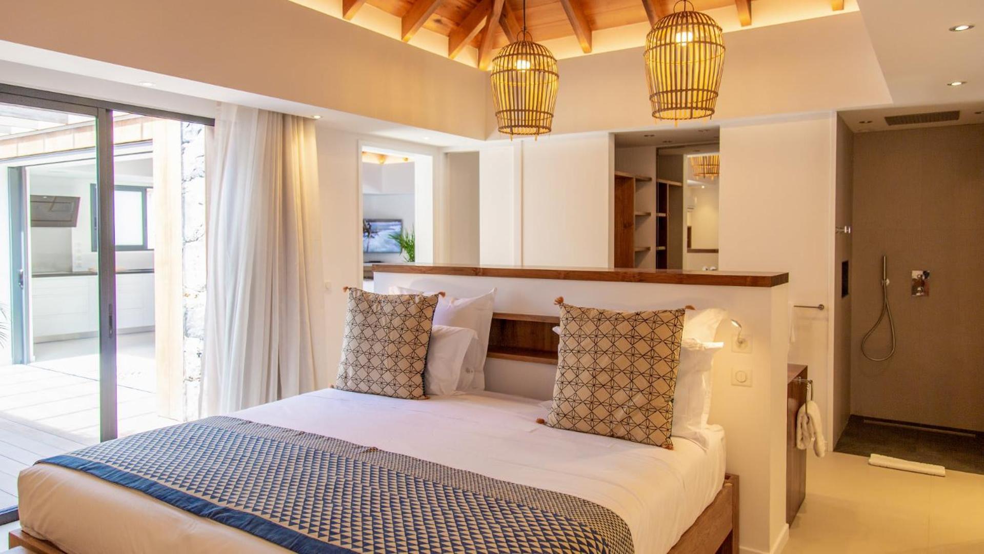 Three-Bedroom Villa photo 2