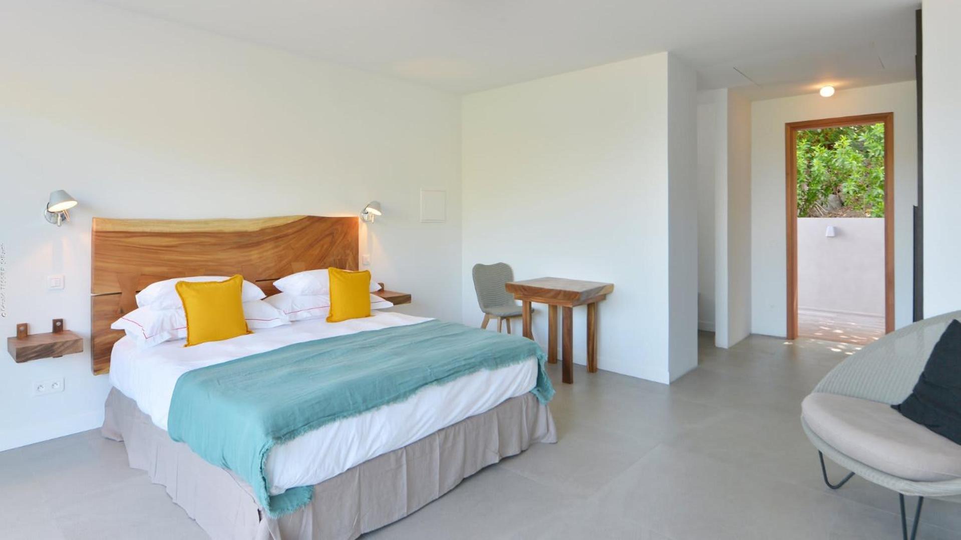 Four-Bedroom Villa photo 1
