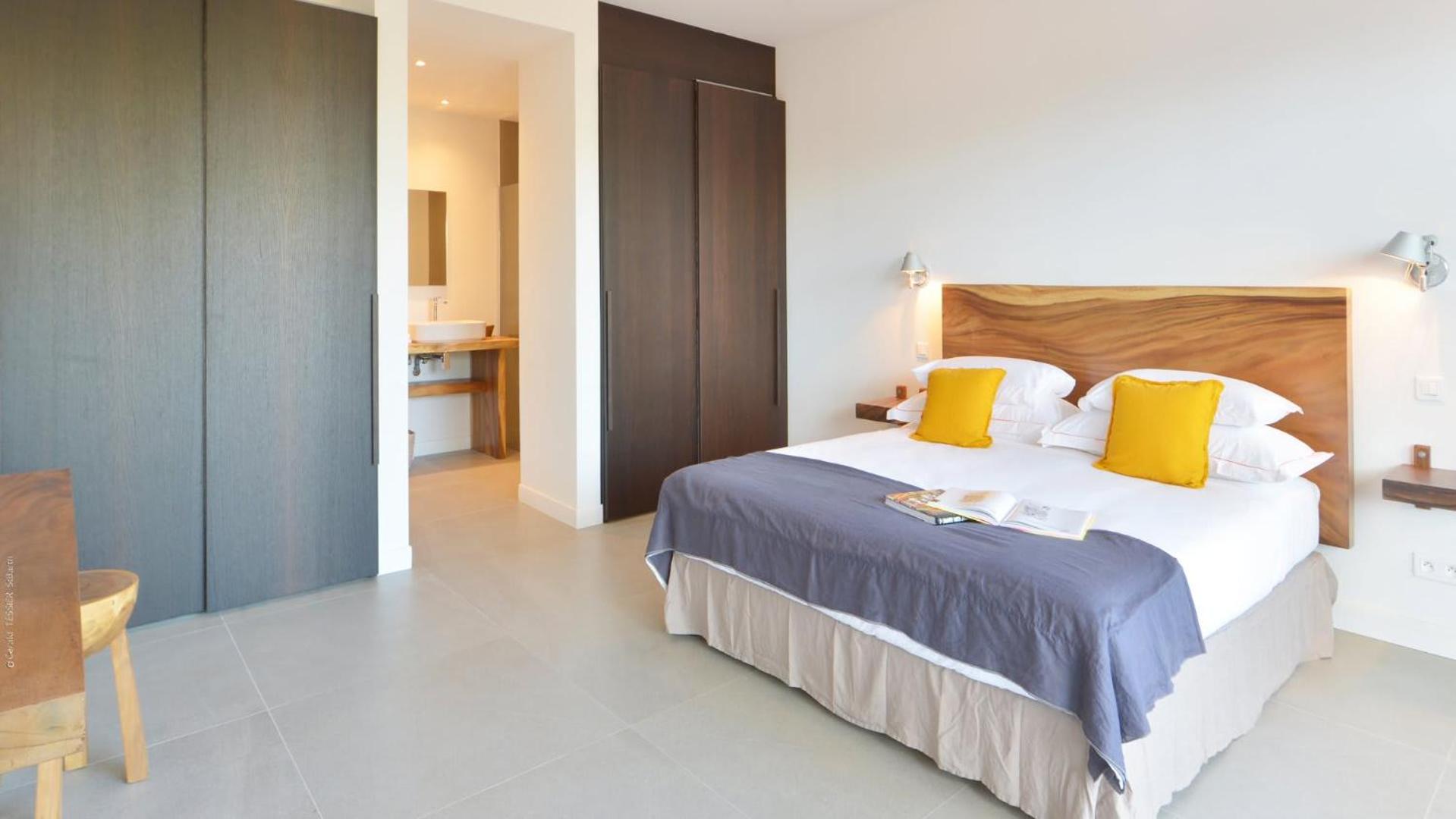 Four-Bedroom Villa photo 3