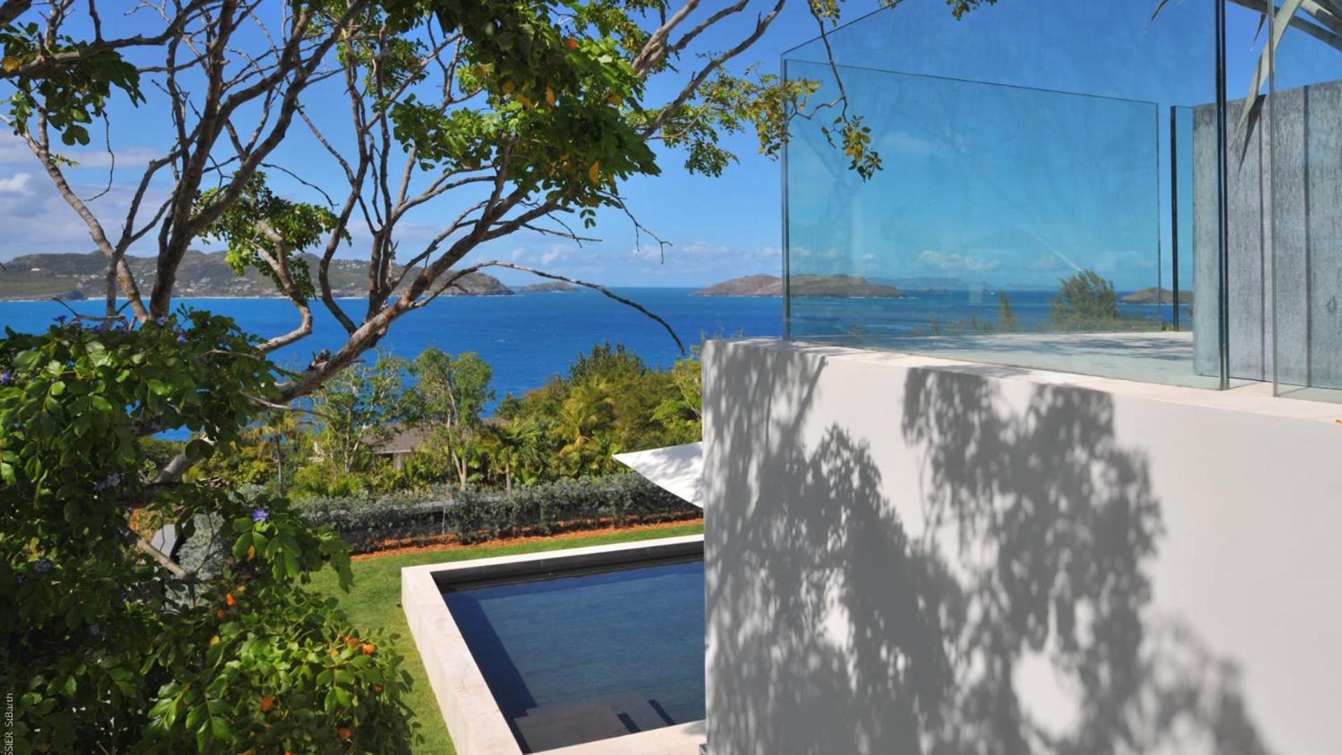 Five-Bedroom Villa photo 3