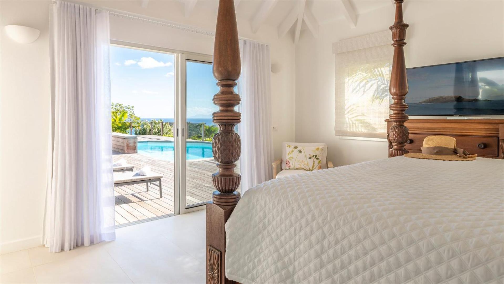 Three-Bedroom Villa photo 2