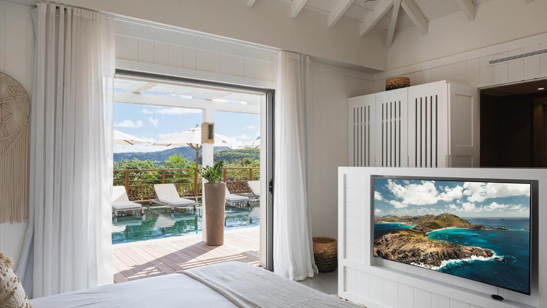 Three-Bedroom Villa photo 1
