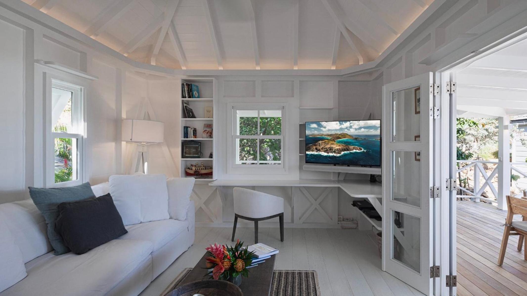 Three-Bedroom Villa photo 1