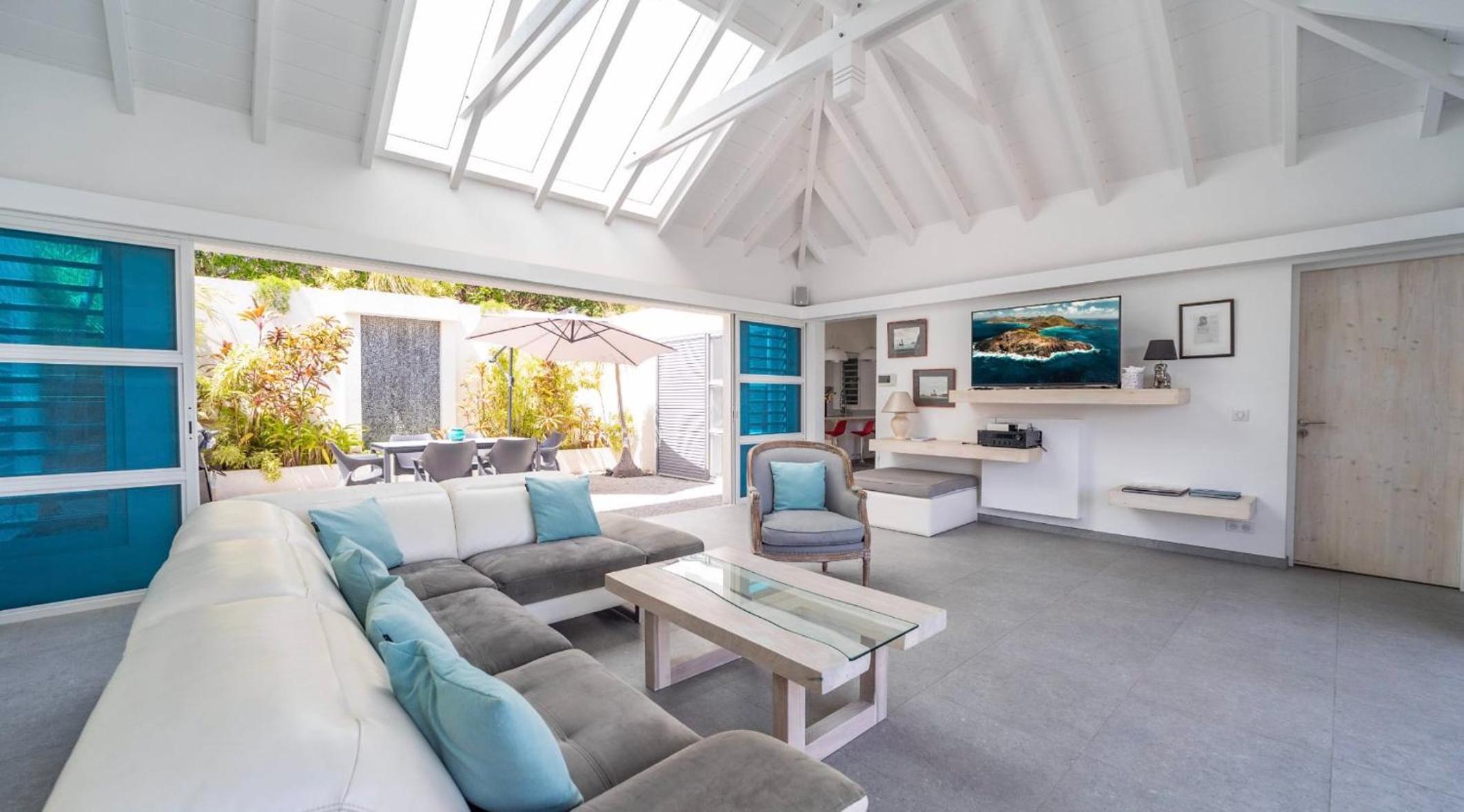 Three-Bedroom Villa photo 1