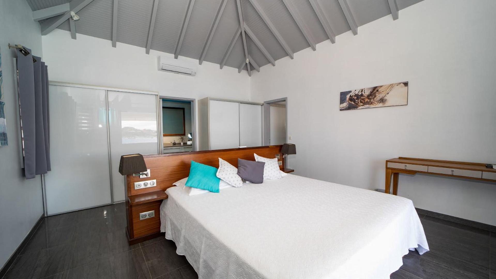 Three-Bedroom Villa photo 3