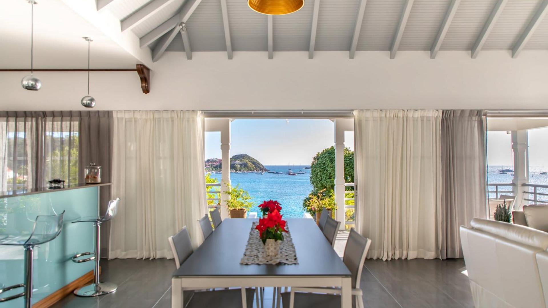 Three-Bedroom Villa photo 2