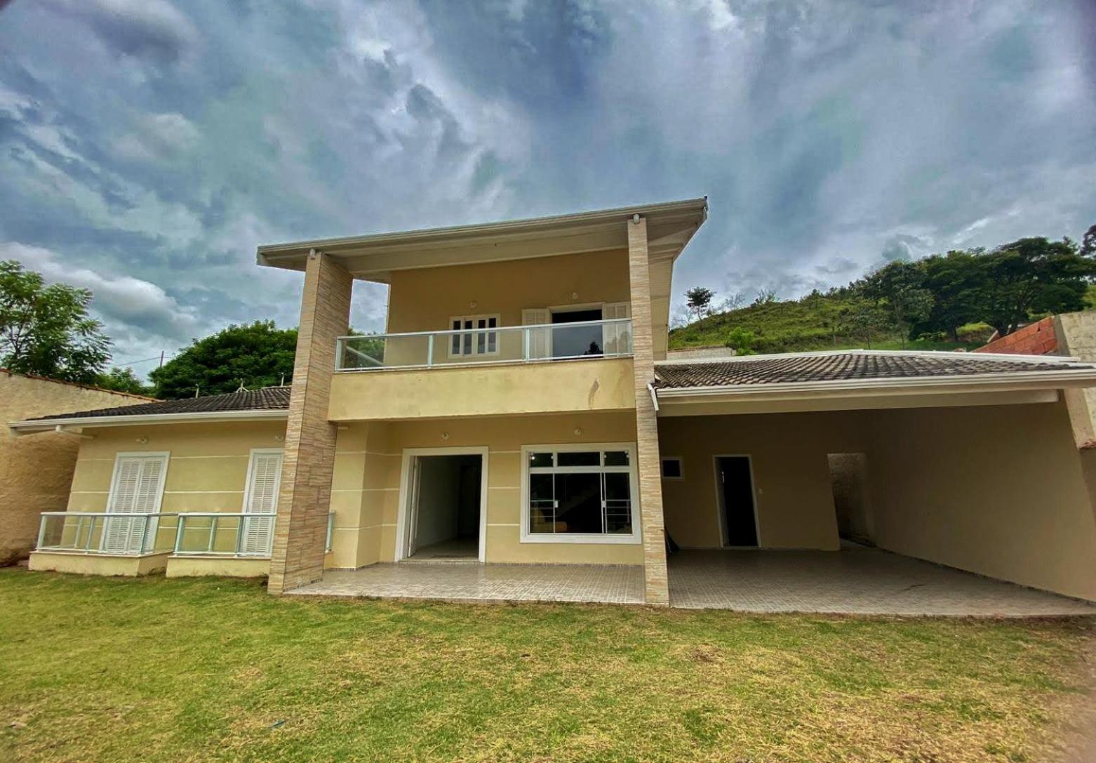 Four-Bedroom House photo 2