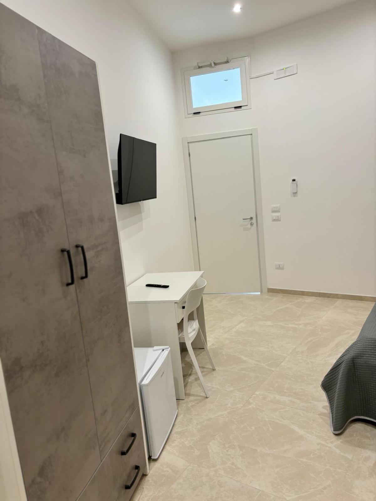 Large Double Room photo 3