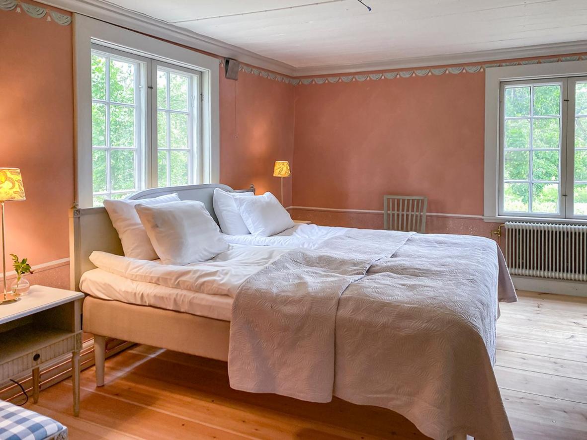 Large Double Room photo 1