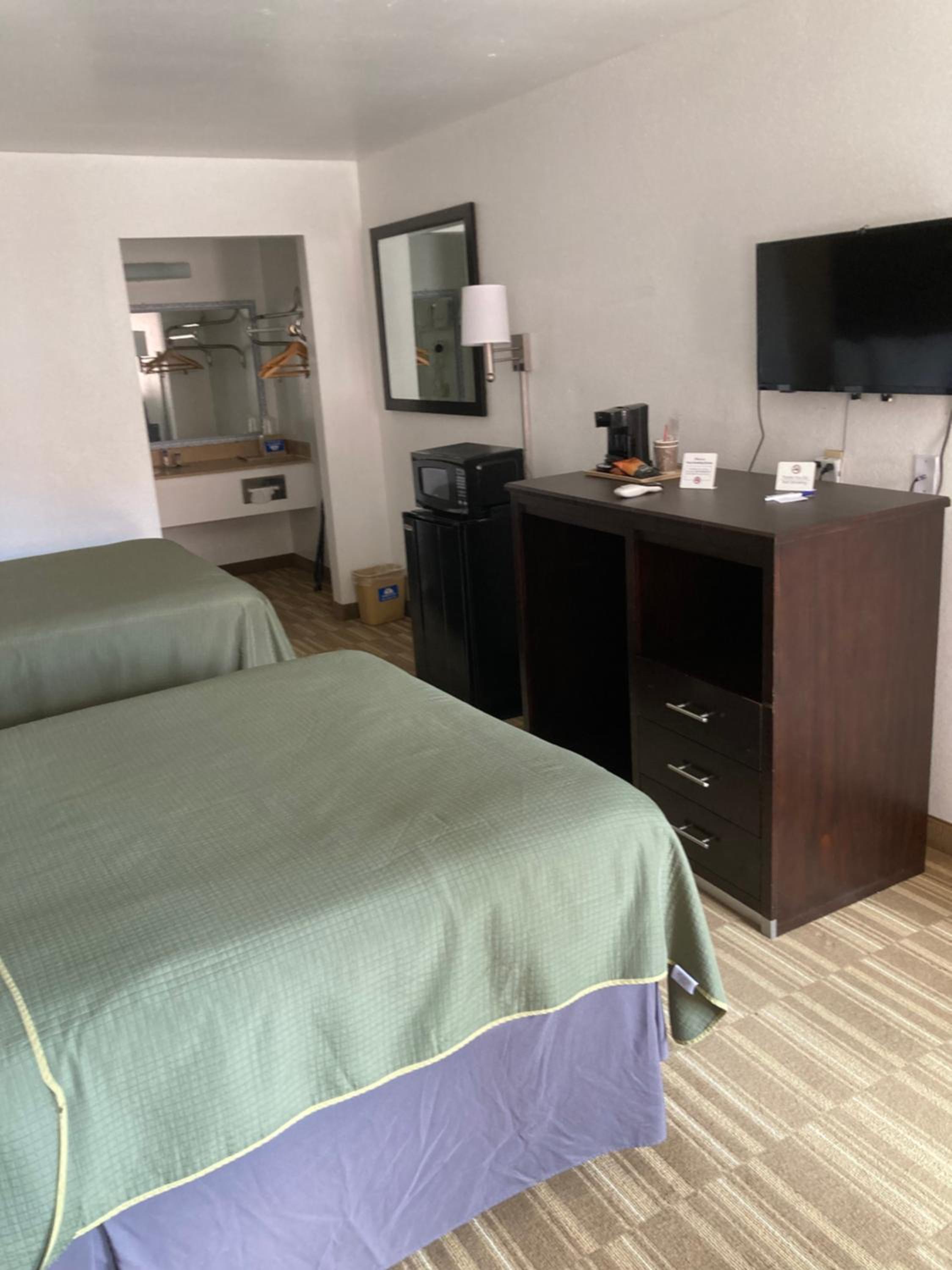 Economy Double Room - Photo 3