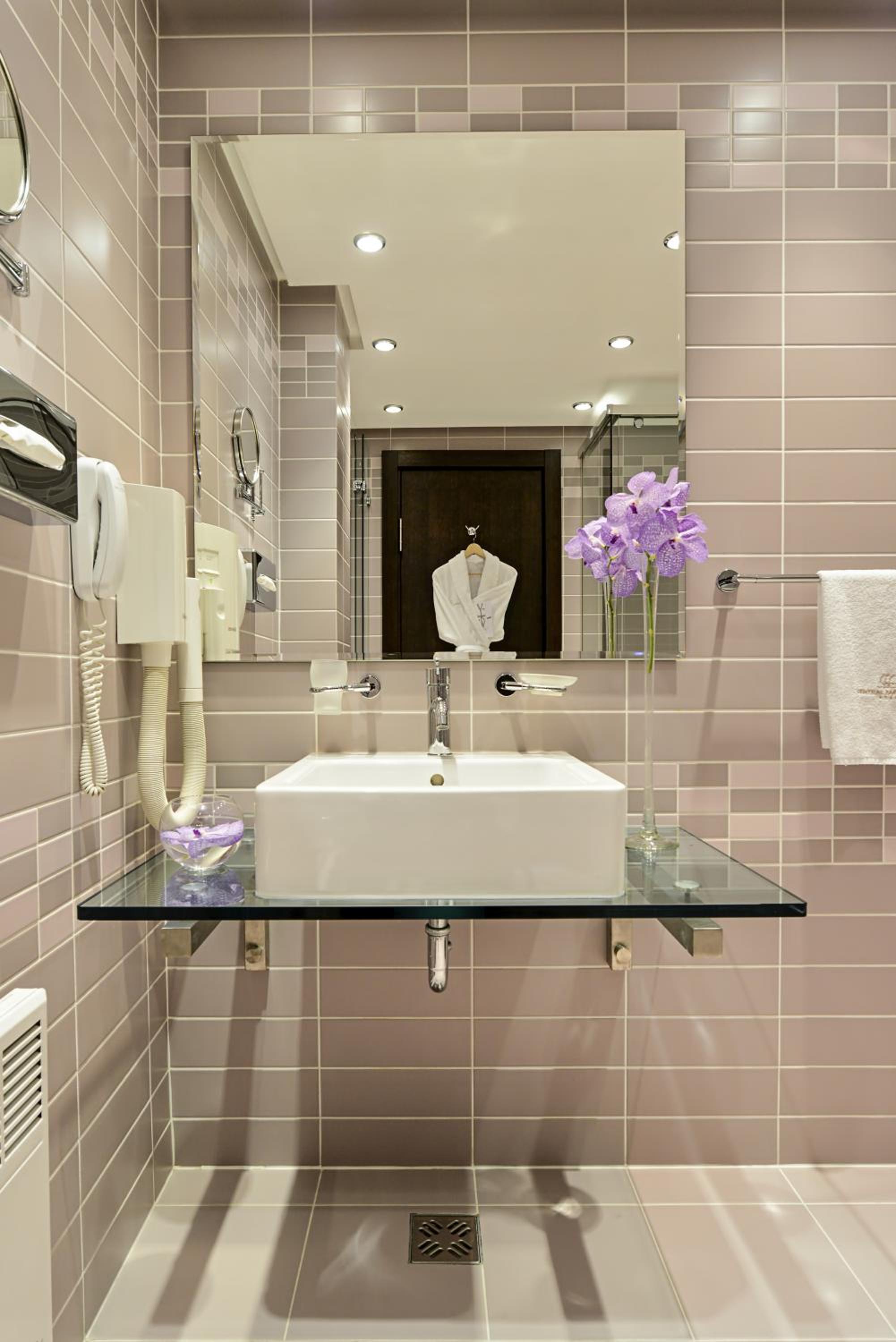 Classic Double or Twin Room - Photo 8