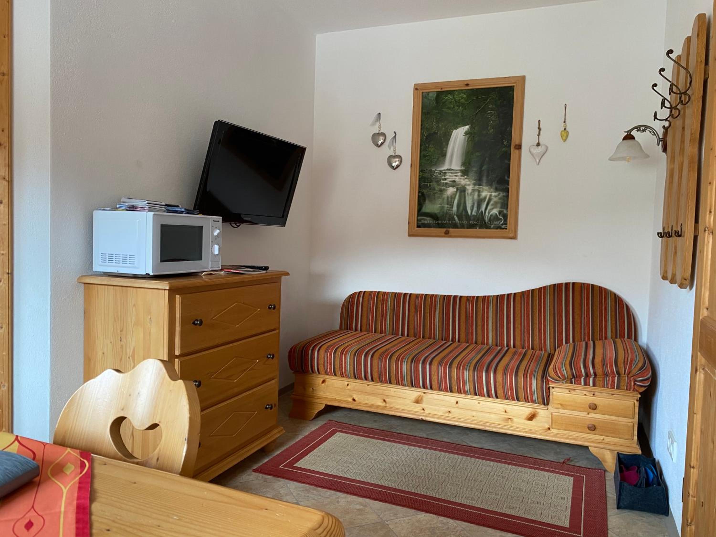 One-Bedroom Apartment photo 1