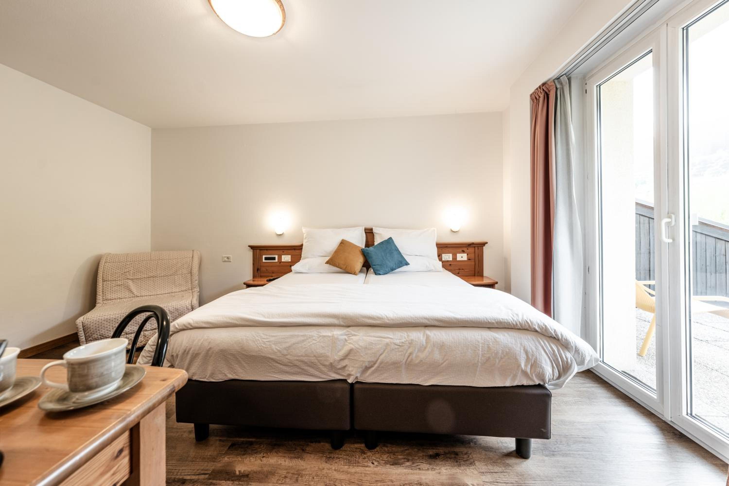 Double Room with Balcony - Photo 15