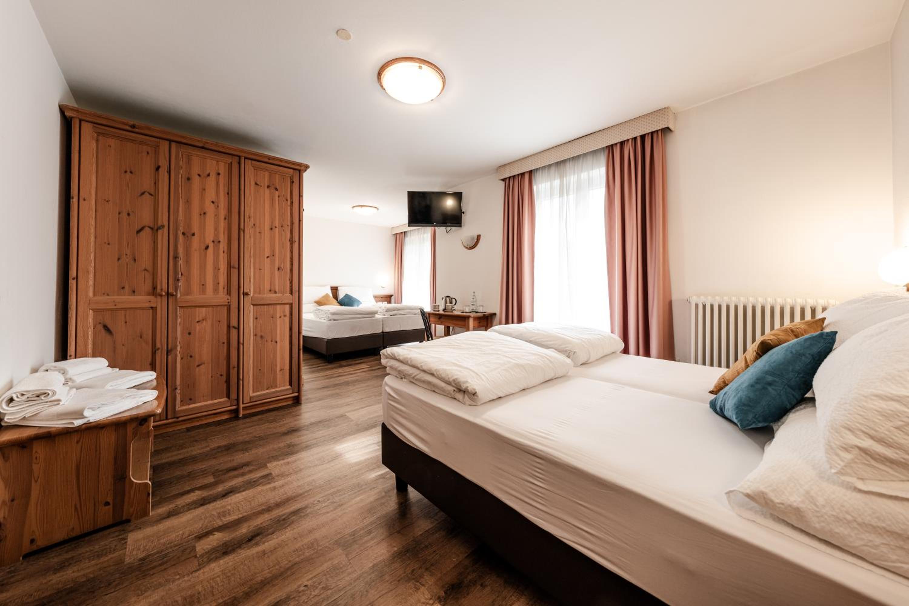 Classic Quadruple Room - Photo 7