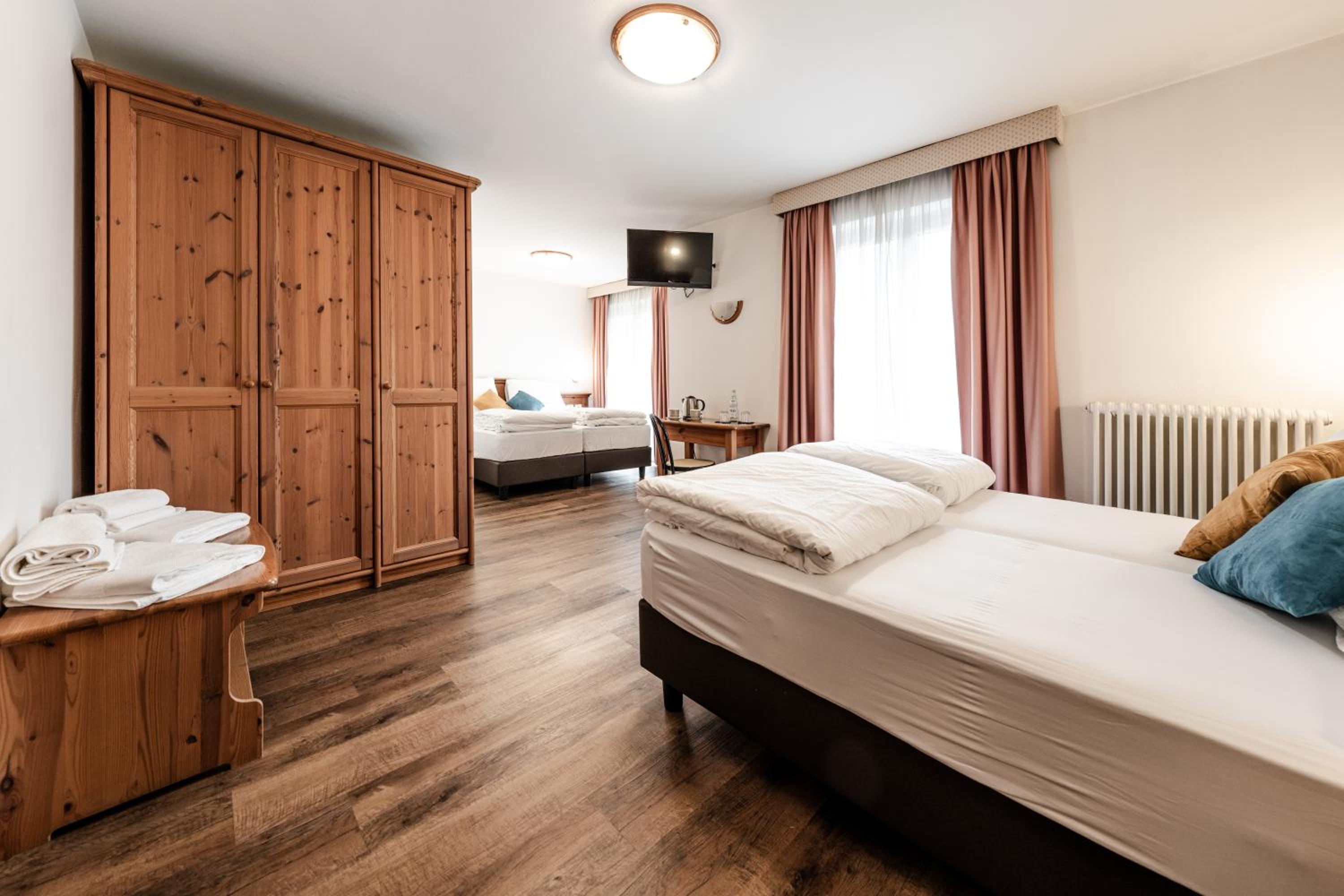 Classic Quadruple Room - Photo 9