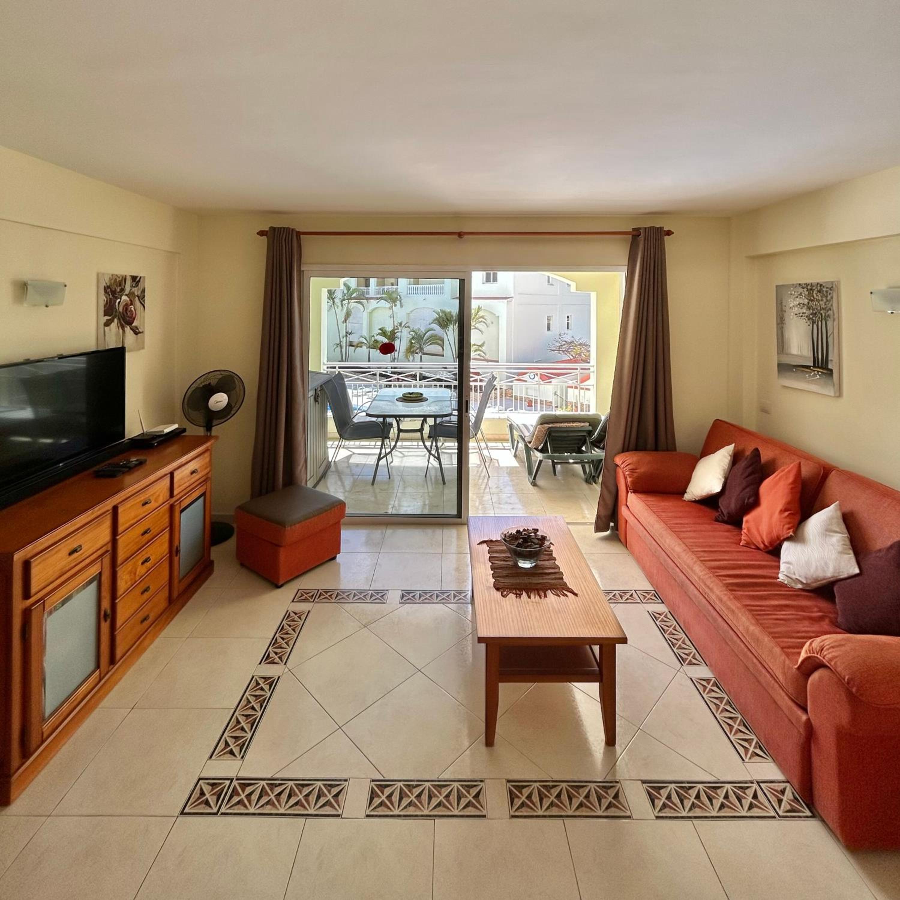 Apartamento con vista a la piscina