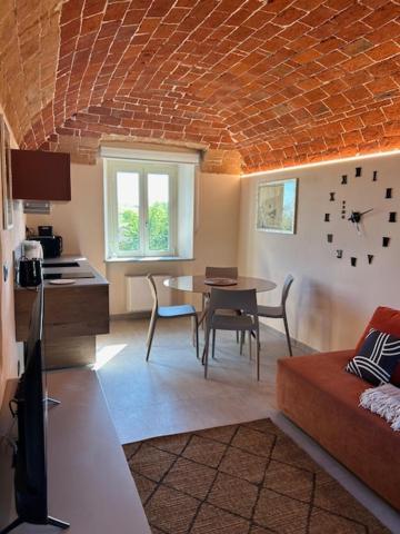 Deluxe One-Bedroom Apartment with Garden View