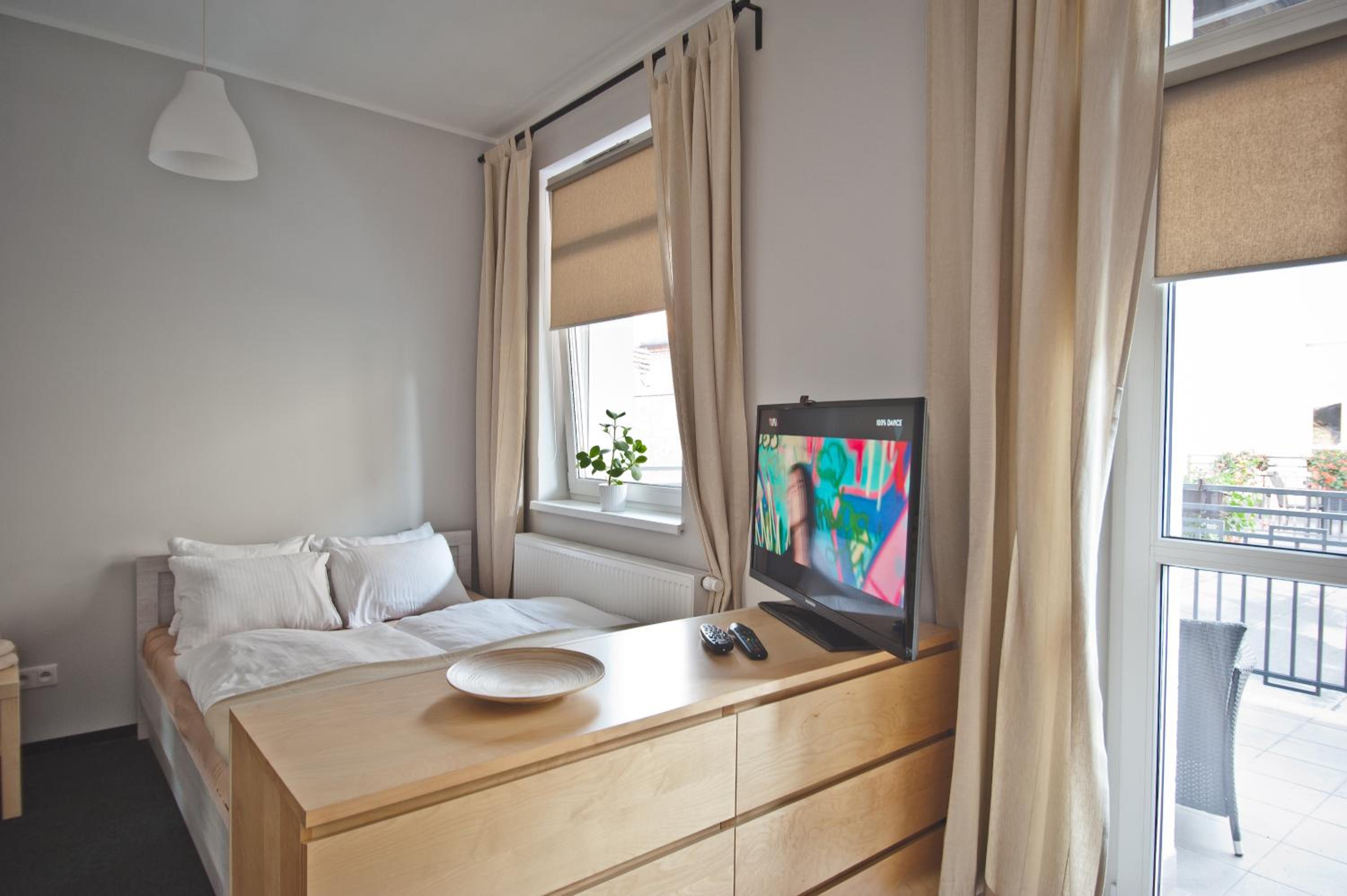 Studio Apartment with Terrace - Photo 7