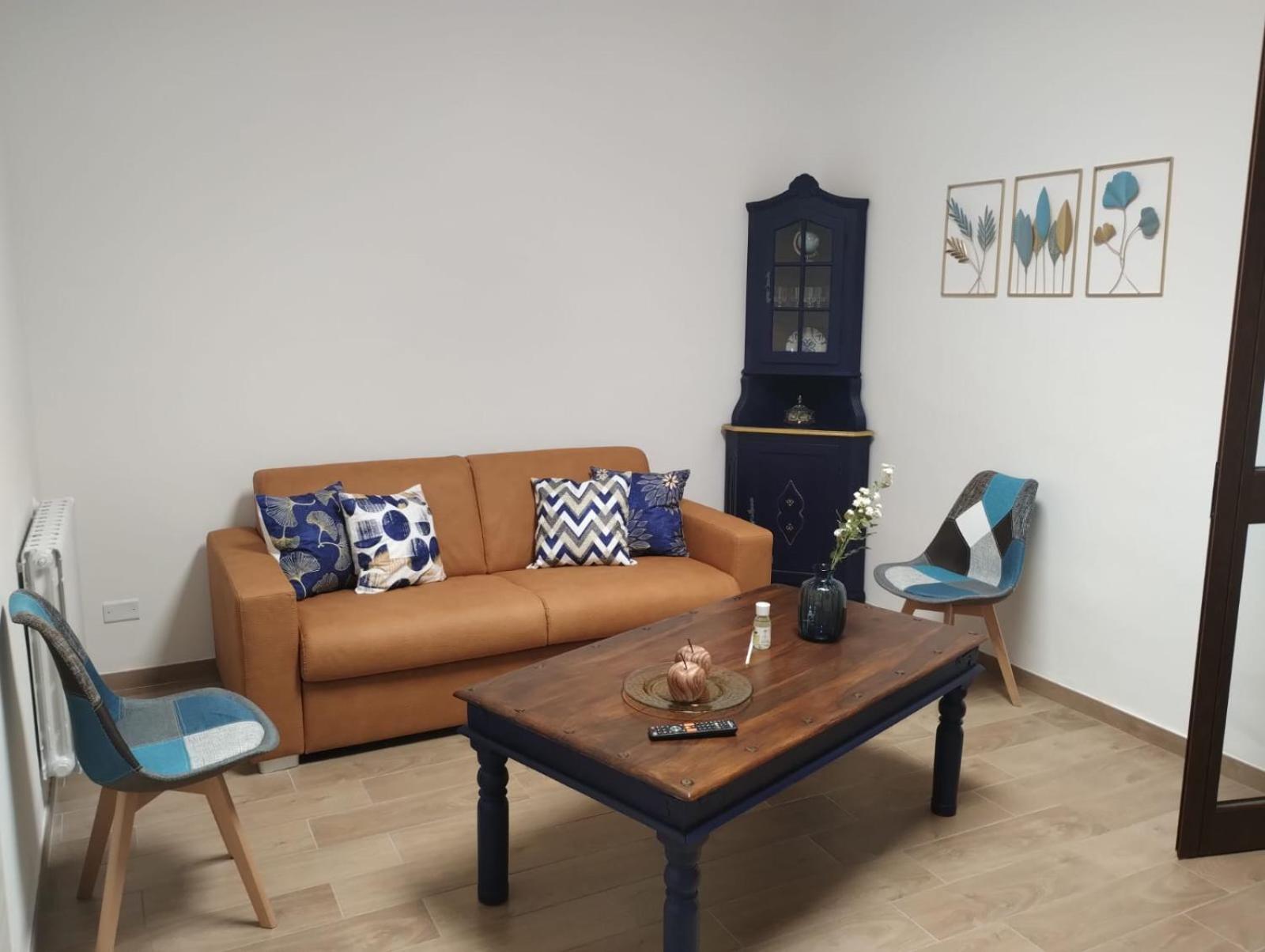 One-Bedroom Apartment photo 1