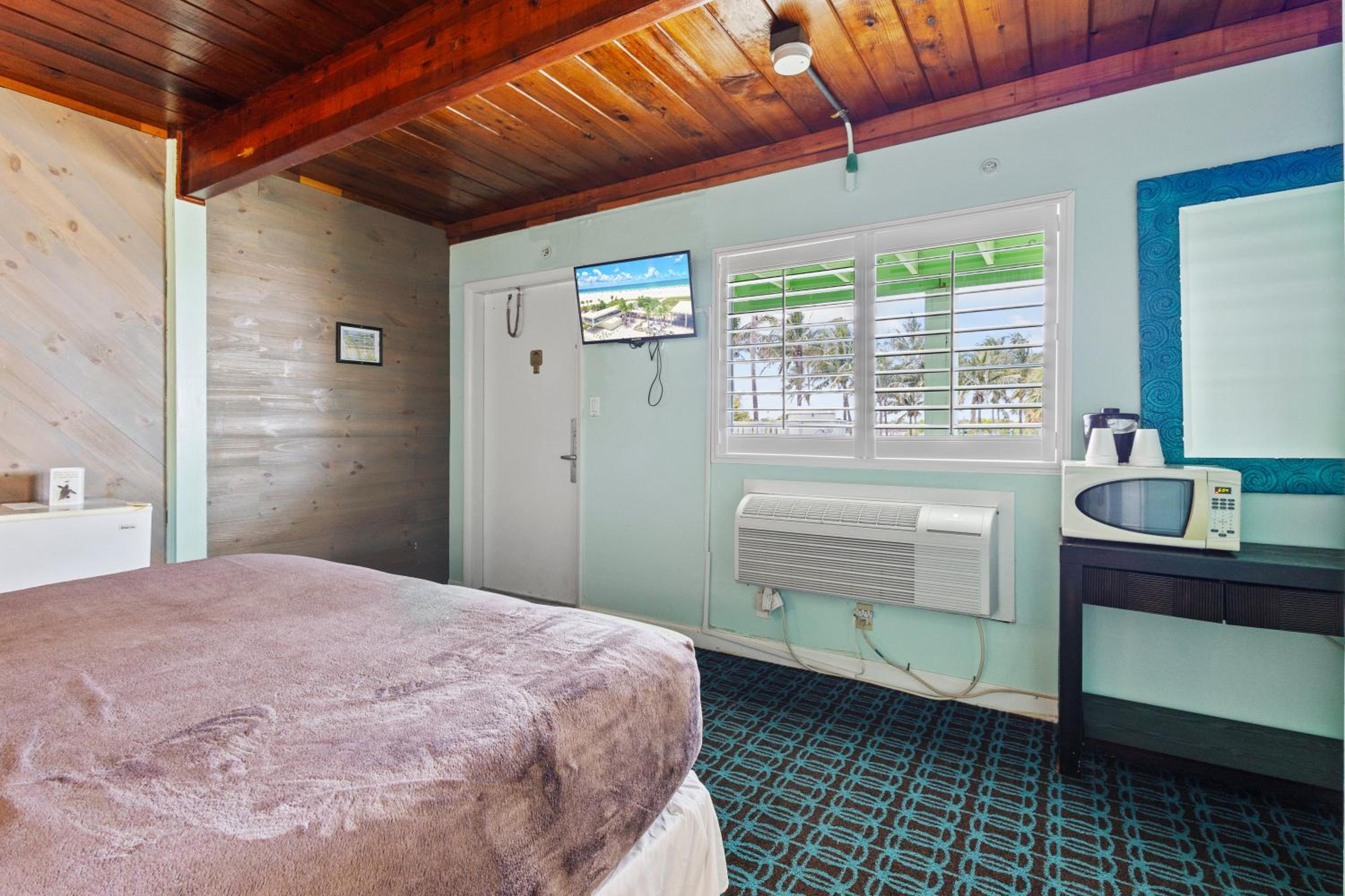 King Suite with Ocean View photo 3