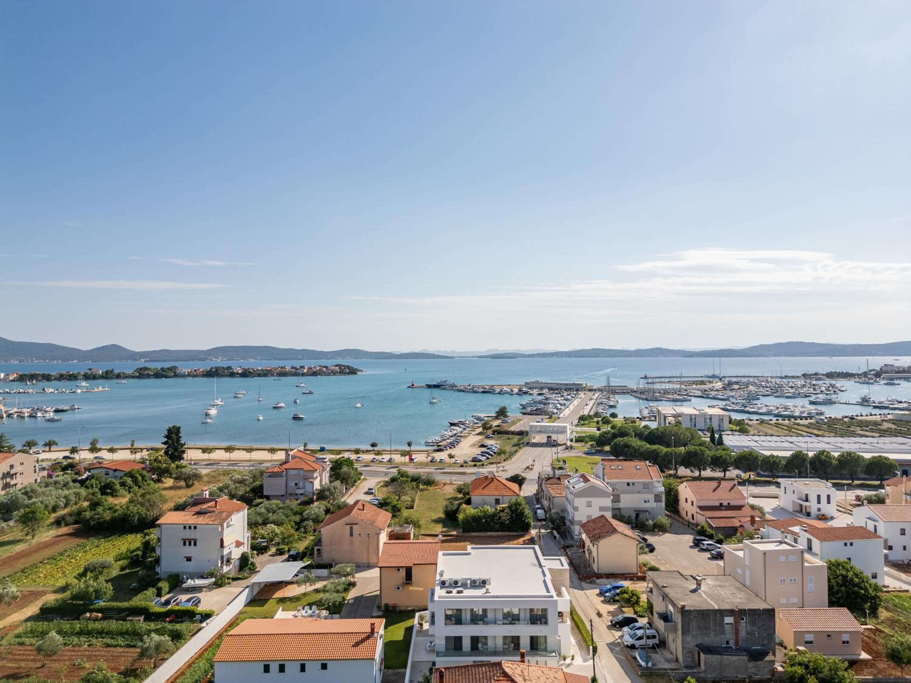 Two-Bedroom Apartment with Terrace and Sea View photo 2