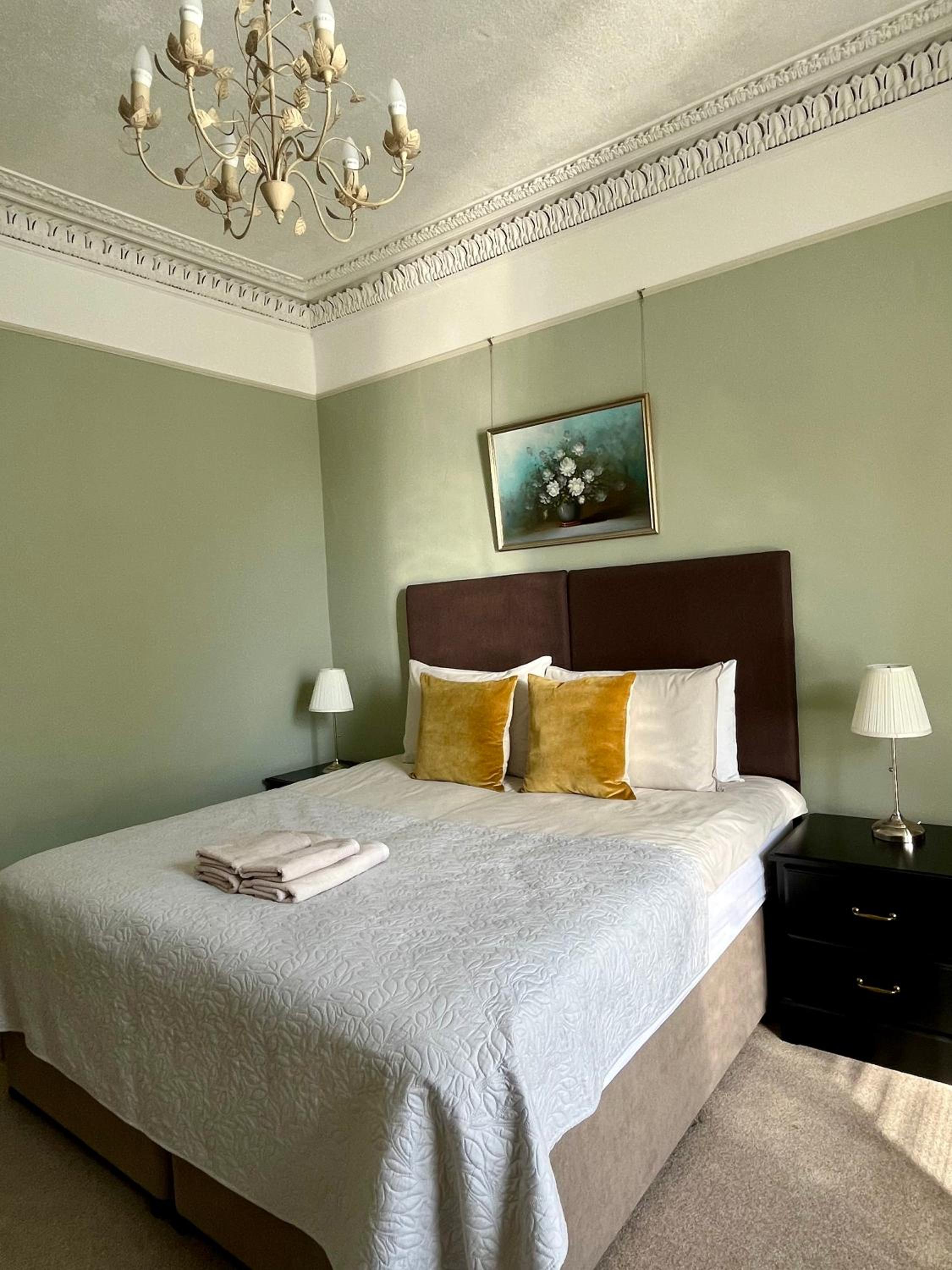 Double Room with Shared Bathroom photo 2