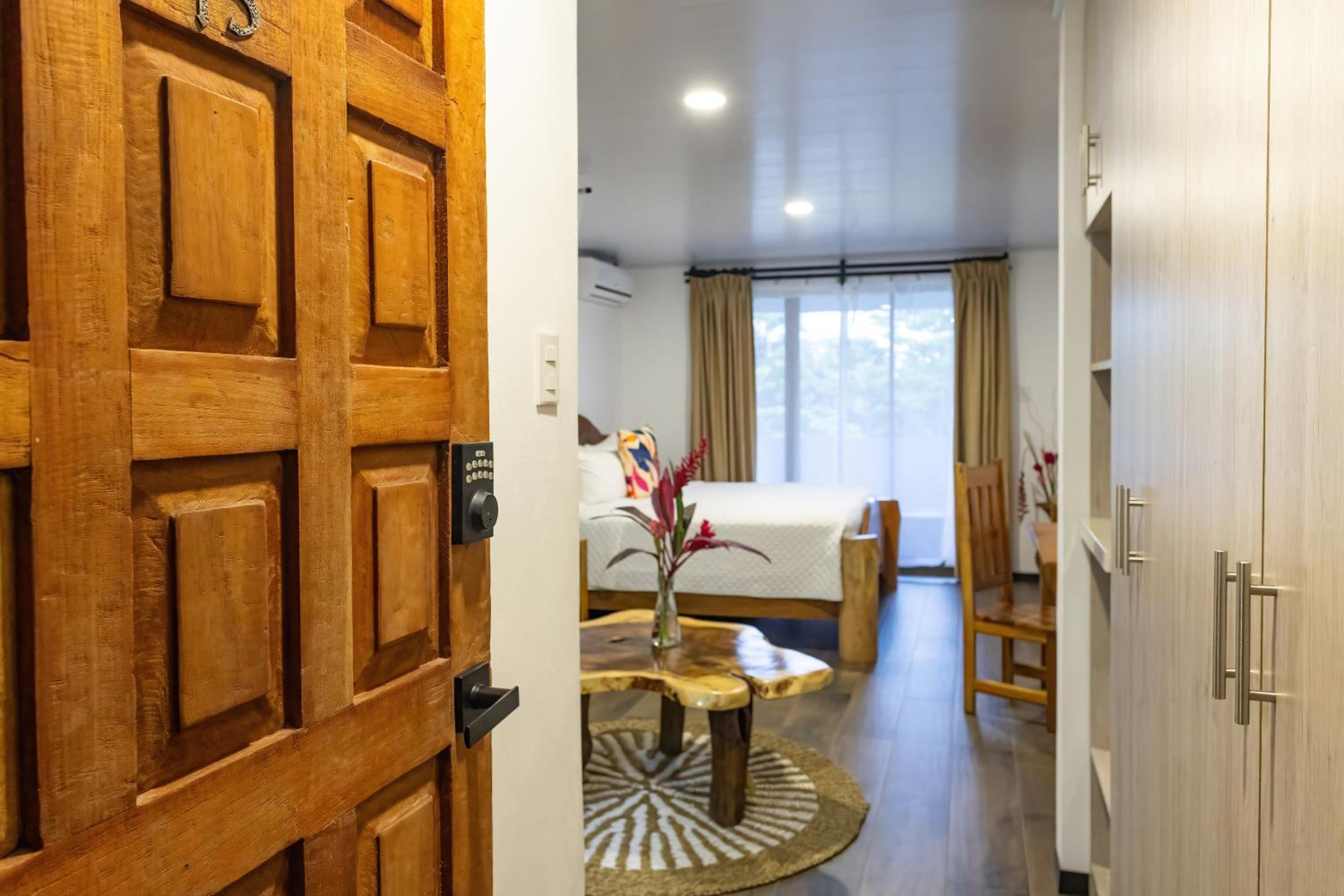 Deluxe King Suite