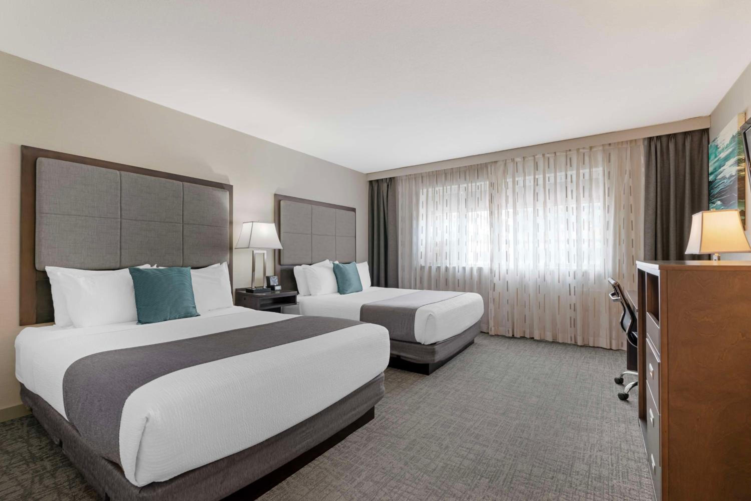 Large Queen Room with Two Queen Beds - Non-Smoking - Photo 1