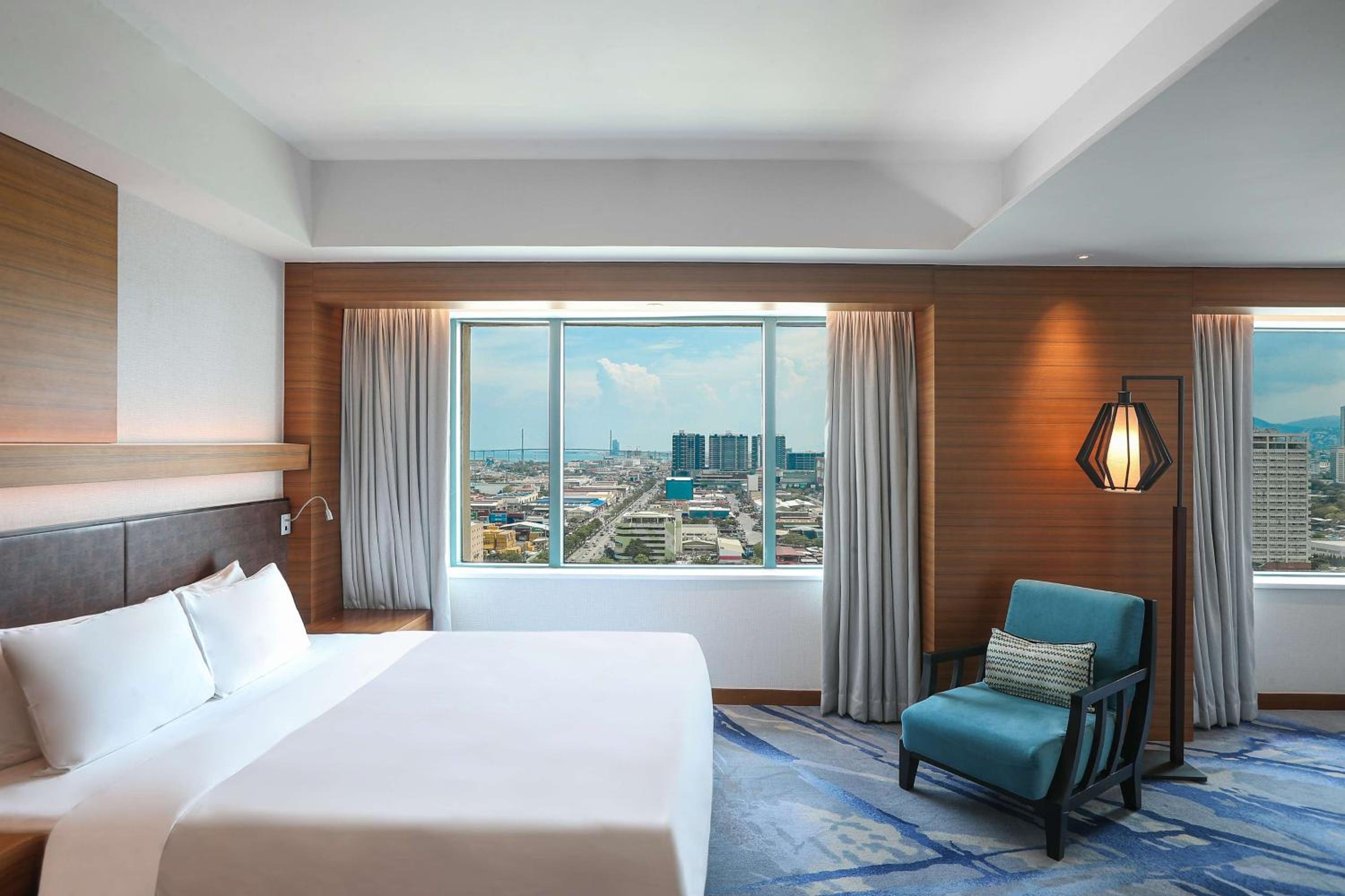 Junior Suite with Lounge access - Photo 1